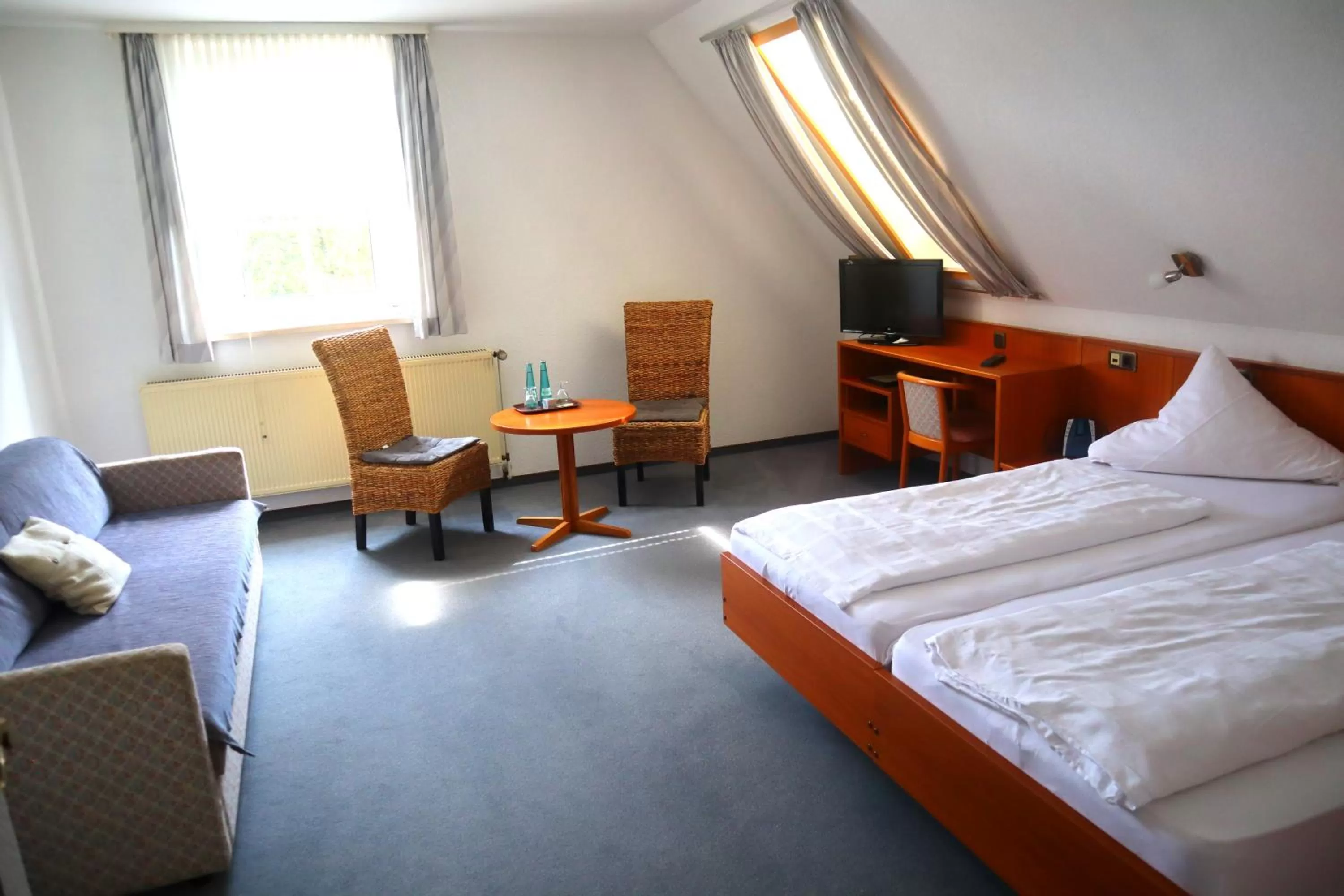 Photo of the whole room, Bed in Pension Zur Harburg