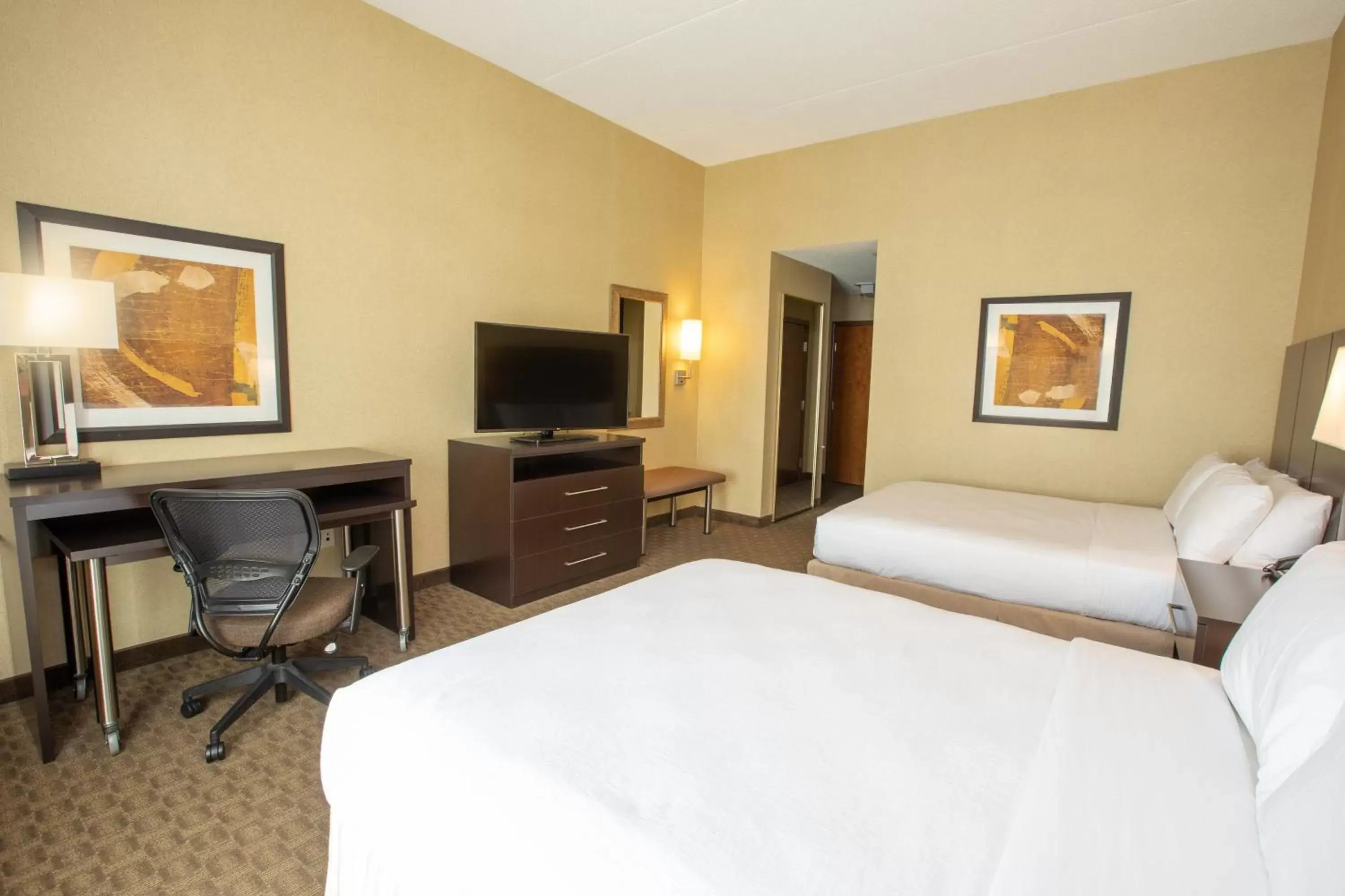 Photo of the whole room in Holiday Inn Phoenix/Chandler, an IHG Hotel