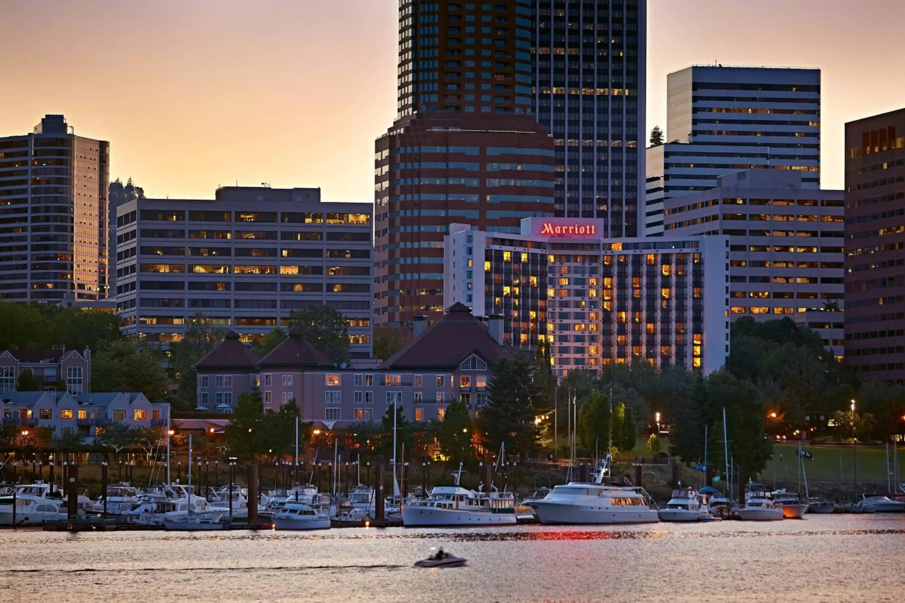 Property Building in Portland Marriott Downtown Waterfront