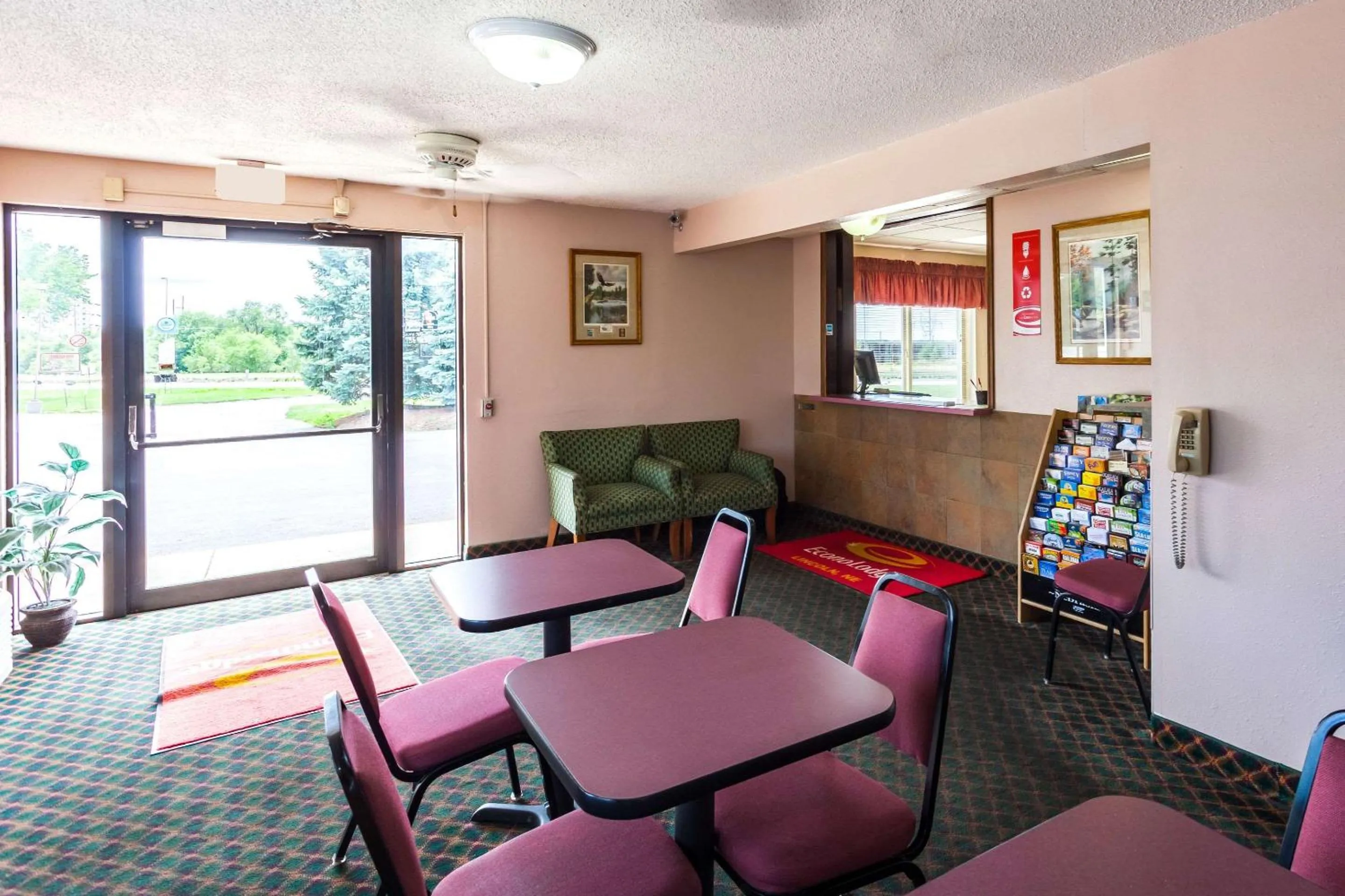 Lobby or reception in Econo Lodge Lincoln