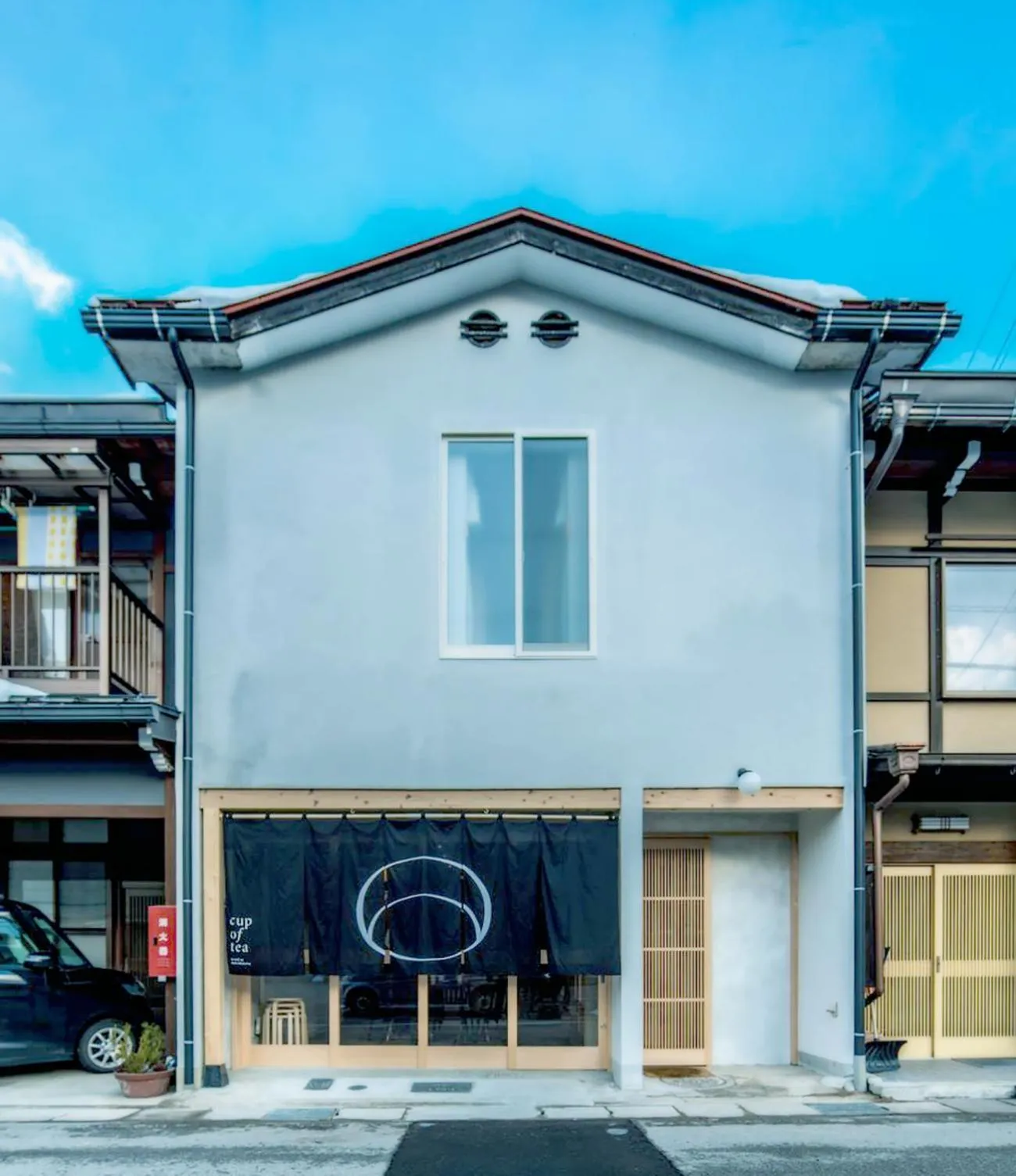 Facade/entrance in cup of tea