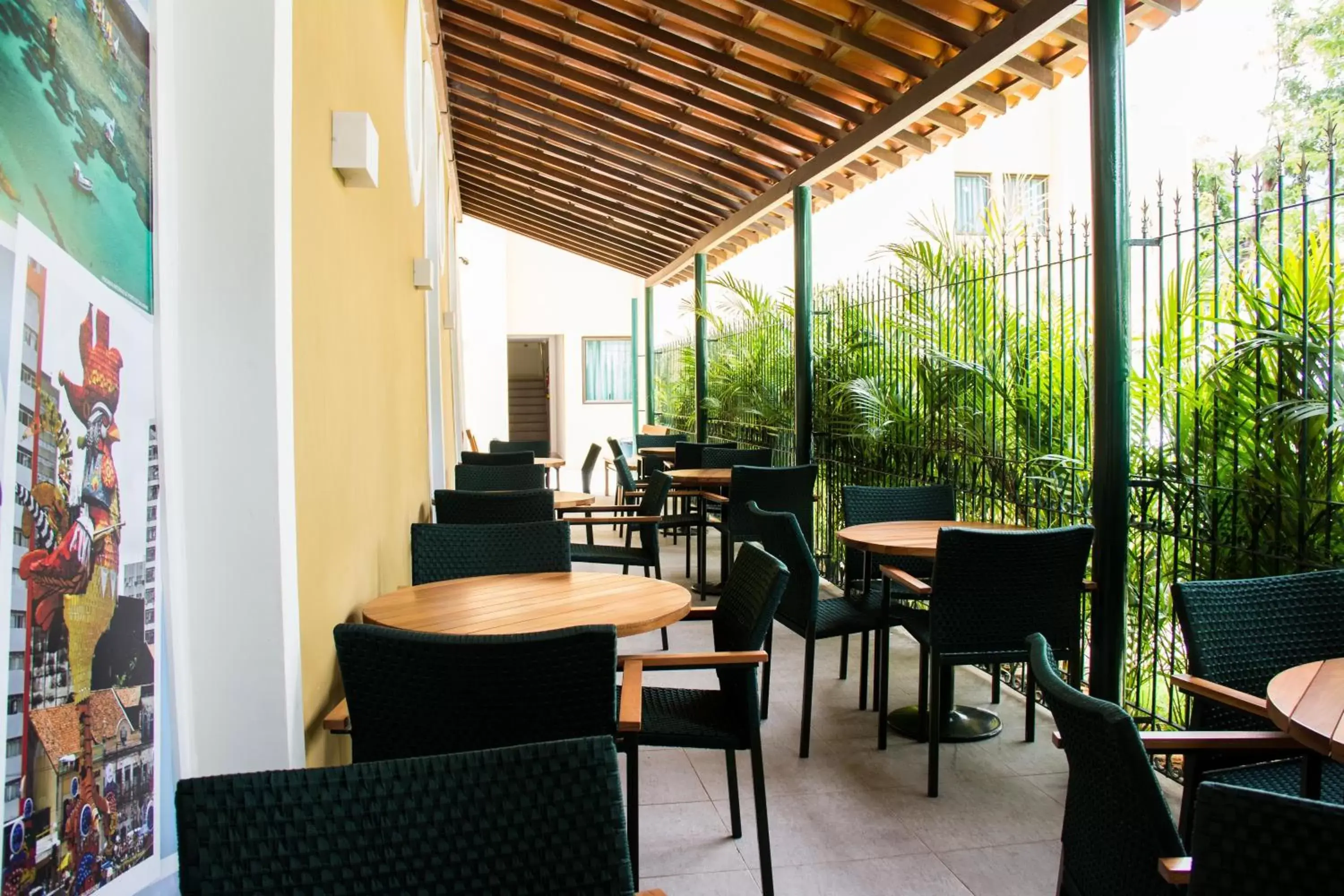 Balcony/Terrace, Restaurant/Places to Eat in NovoHotell Recife