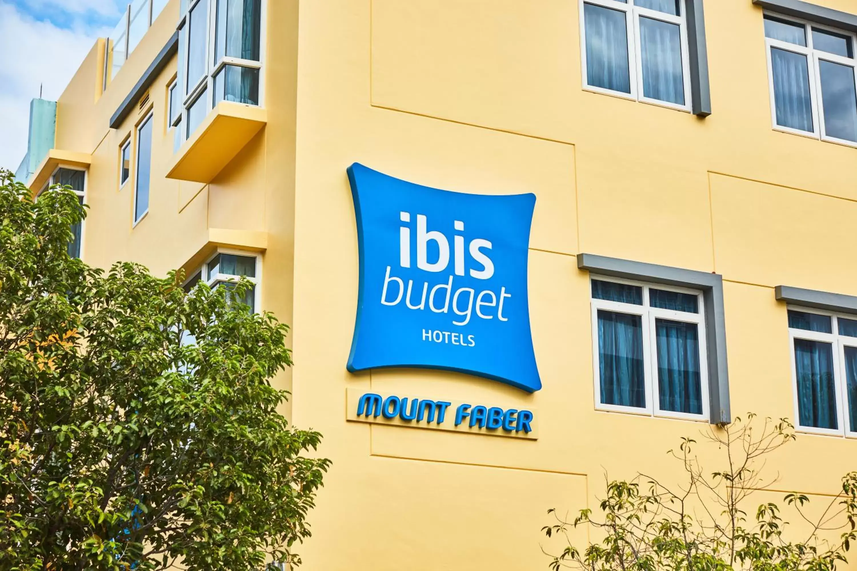 Property building, Property Logo/Sign in ibis budget Singapore Mount Faber
