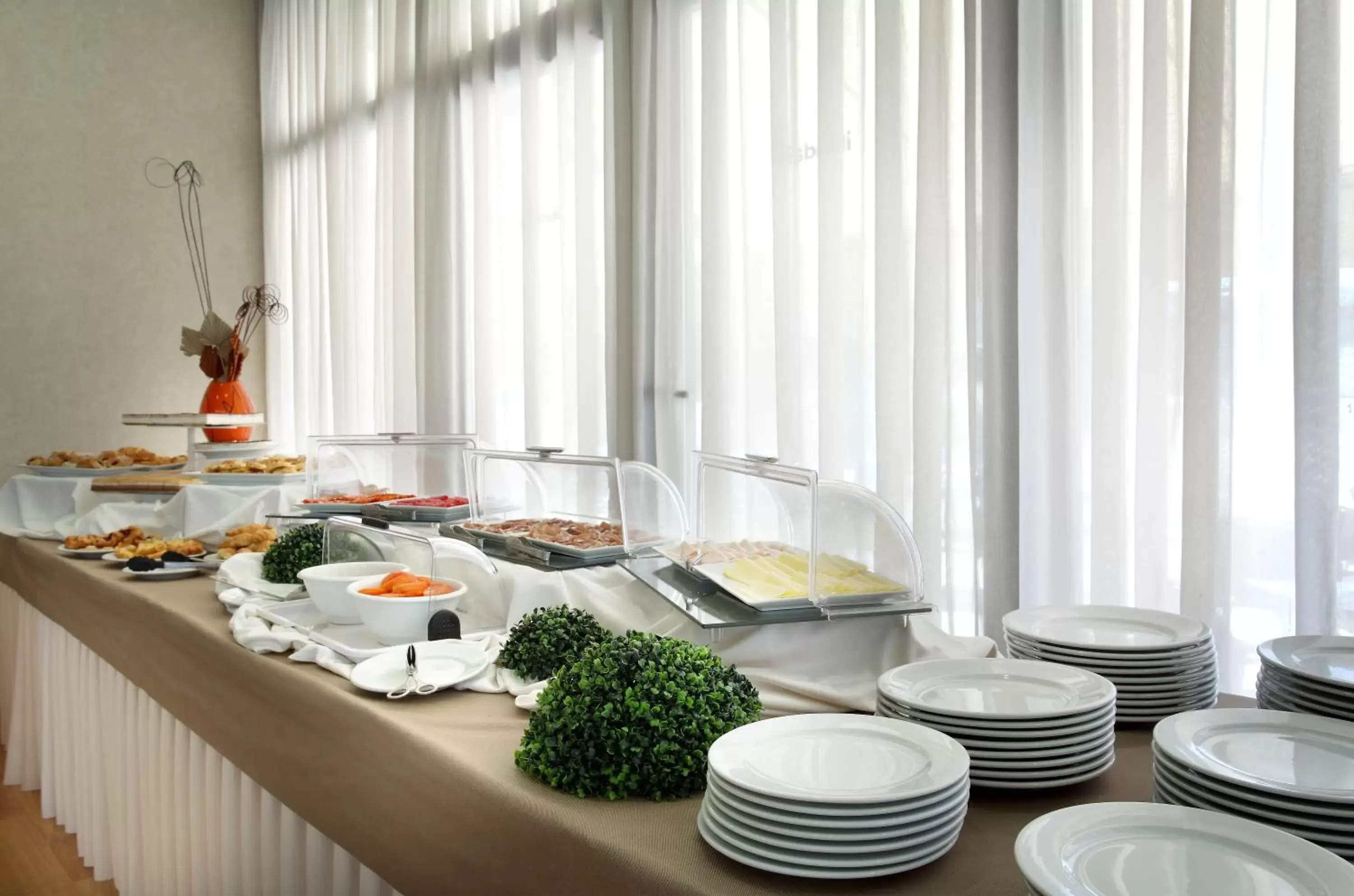 Food and drinks in Exe Sevilla Palmera Food and drinks in Exe Sevilla Palmera