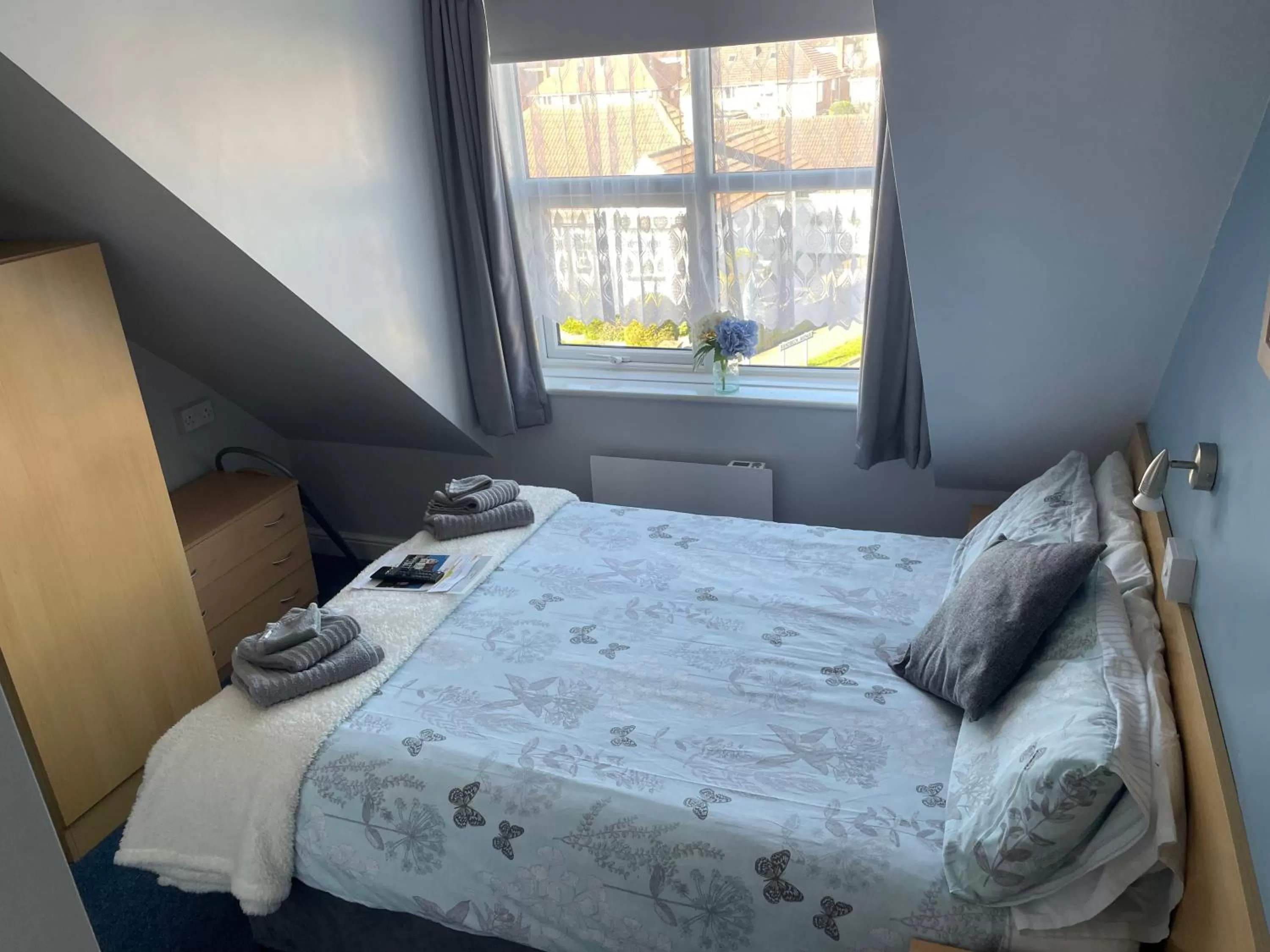 Bed in Ivydene Guest House