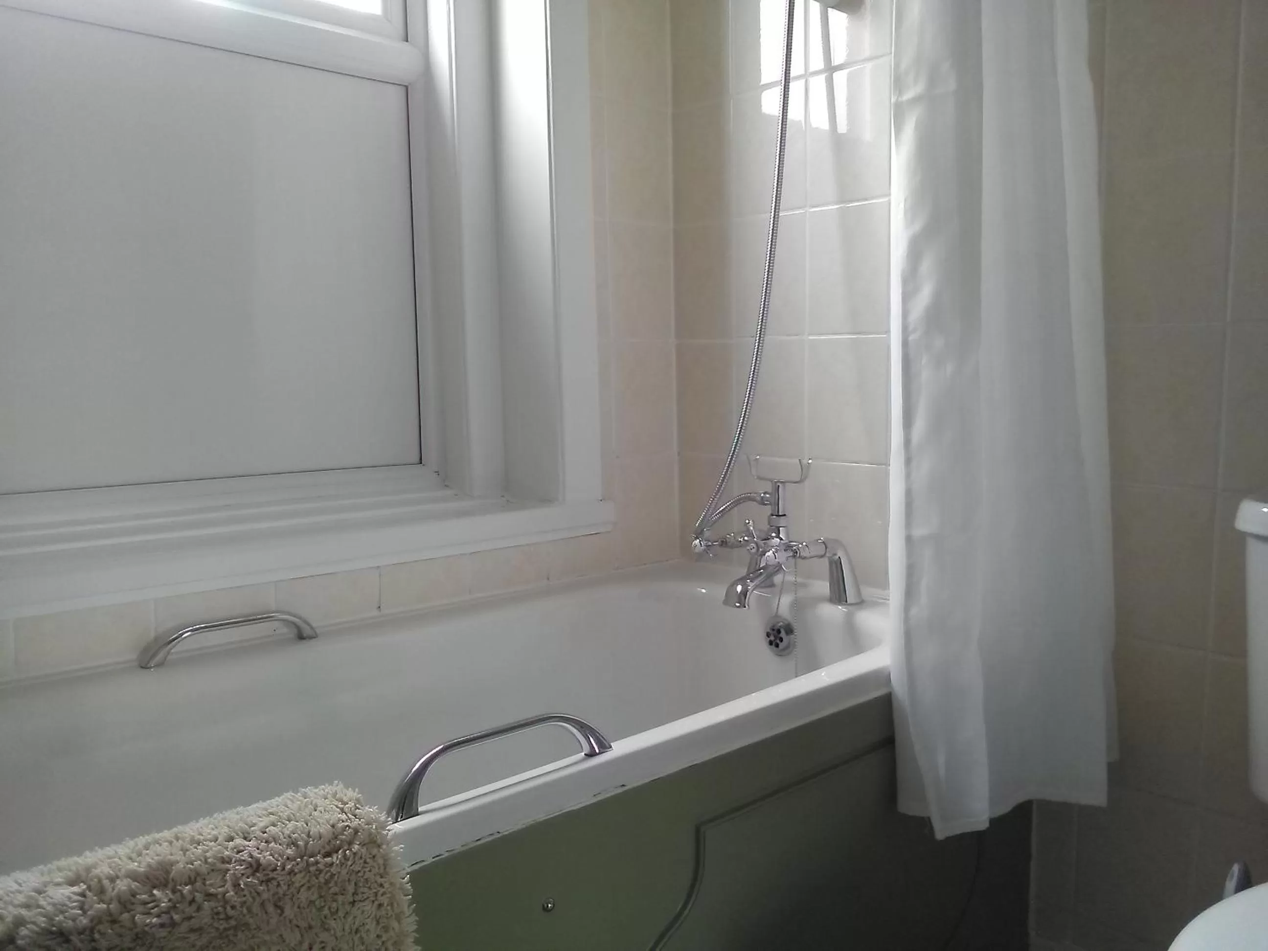 Bathroom in The Iverna