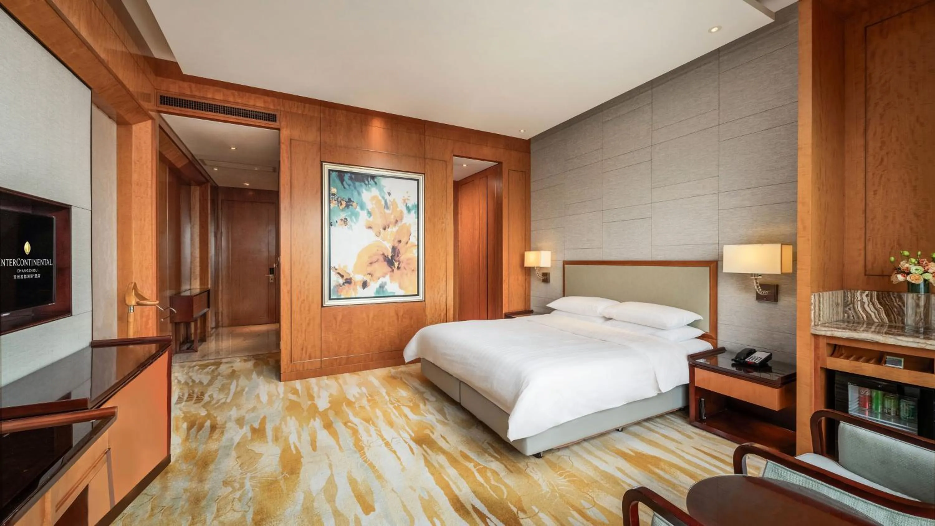 Photo of the whole room, Bed in InterContinental Changzhou by IHG