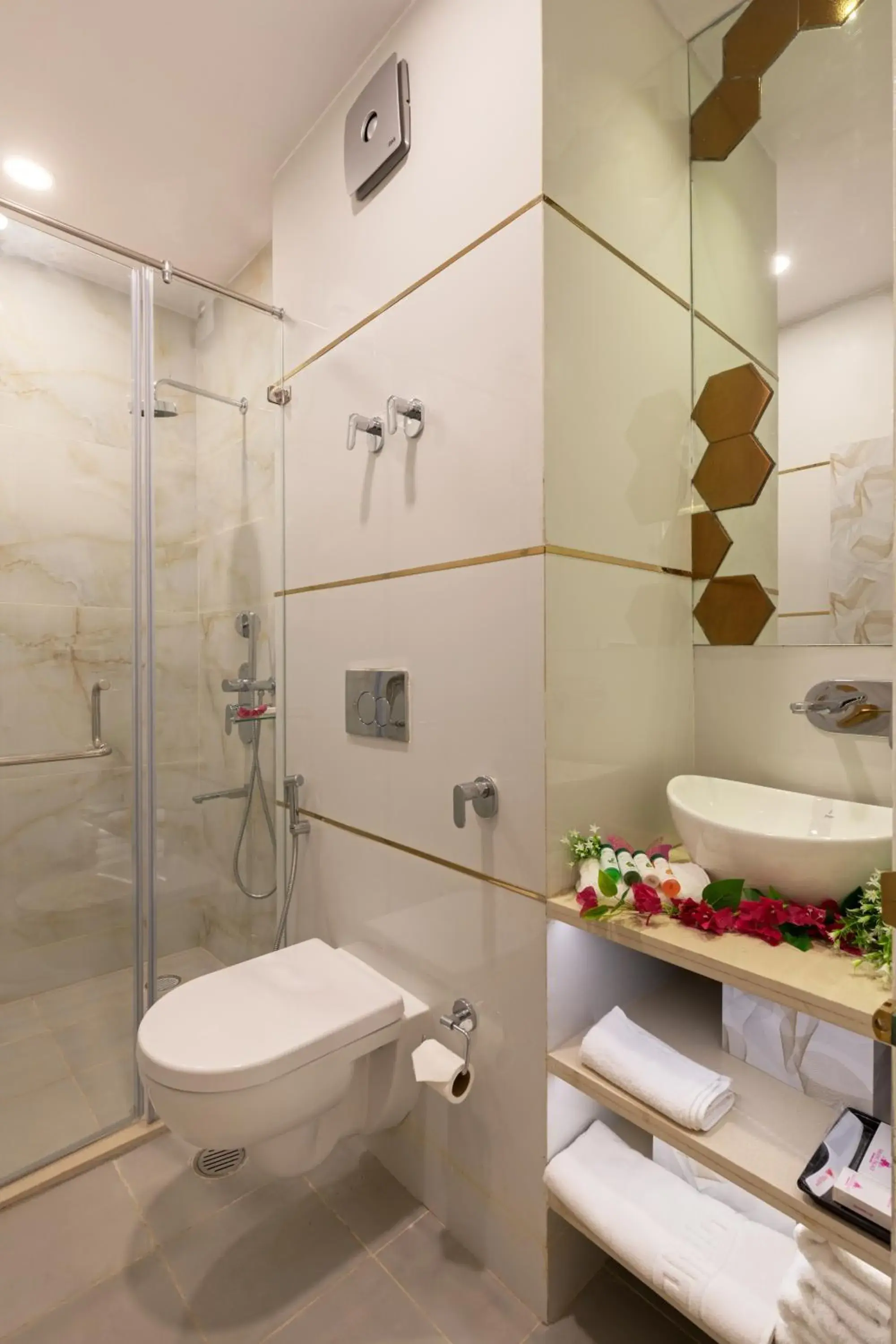 Bathroom in Hotel Sarang Palace