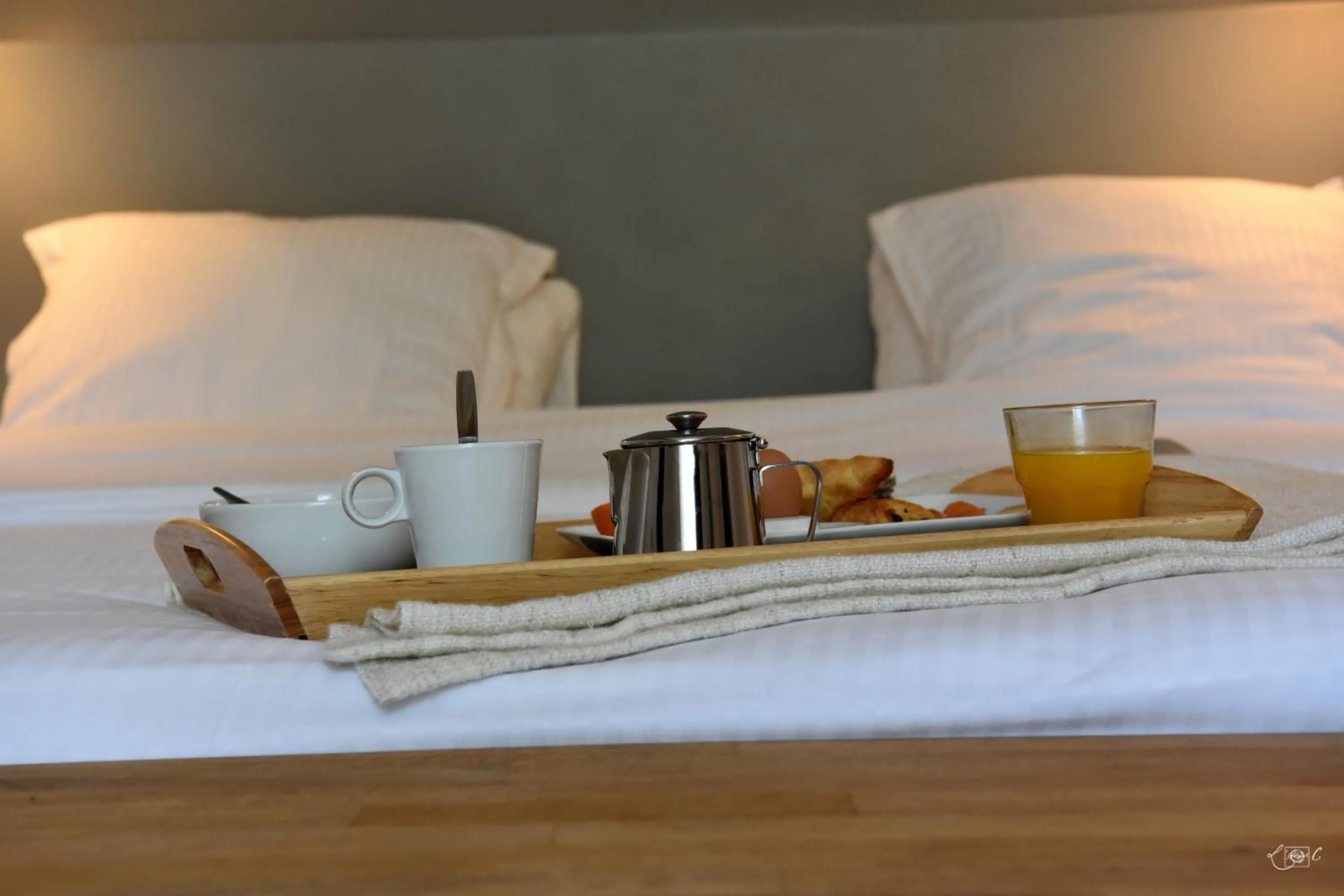 Breakfast, Bed in Le Domaine de Baulieu, Singuliers Hotels