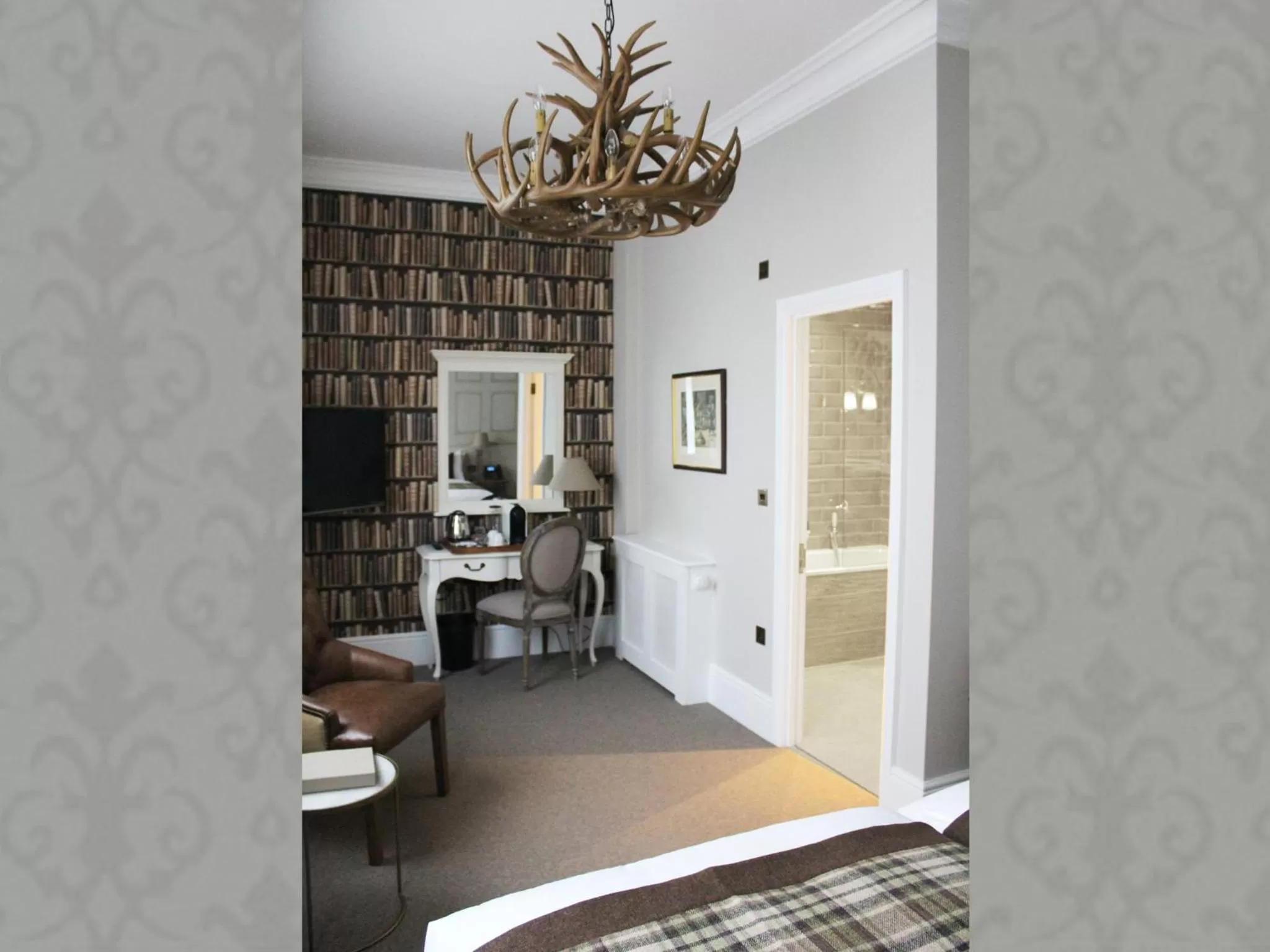 Photo of the whole room in The One Tun Pub & Rooms