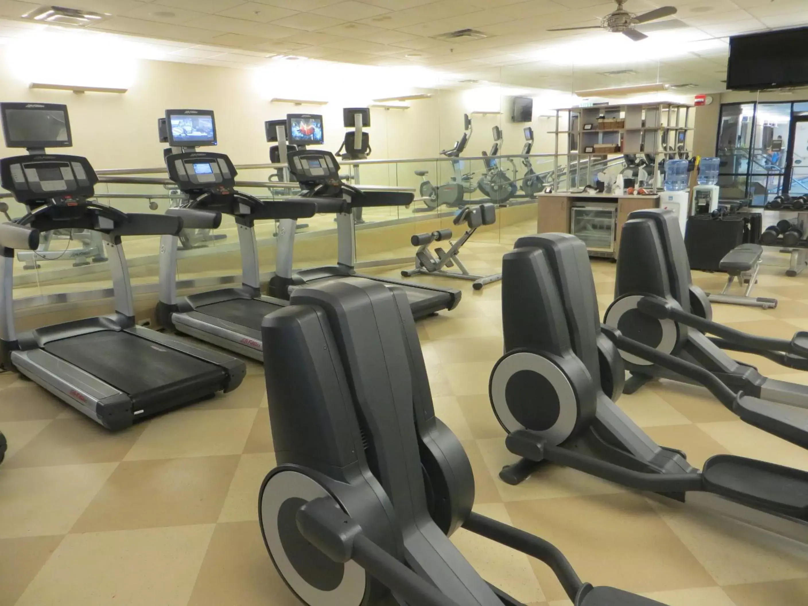 Fitness centre/facilities, Fitness Center/Facilities in HoteLumiere at the Arch