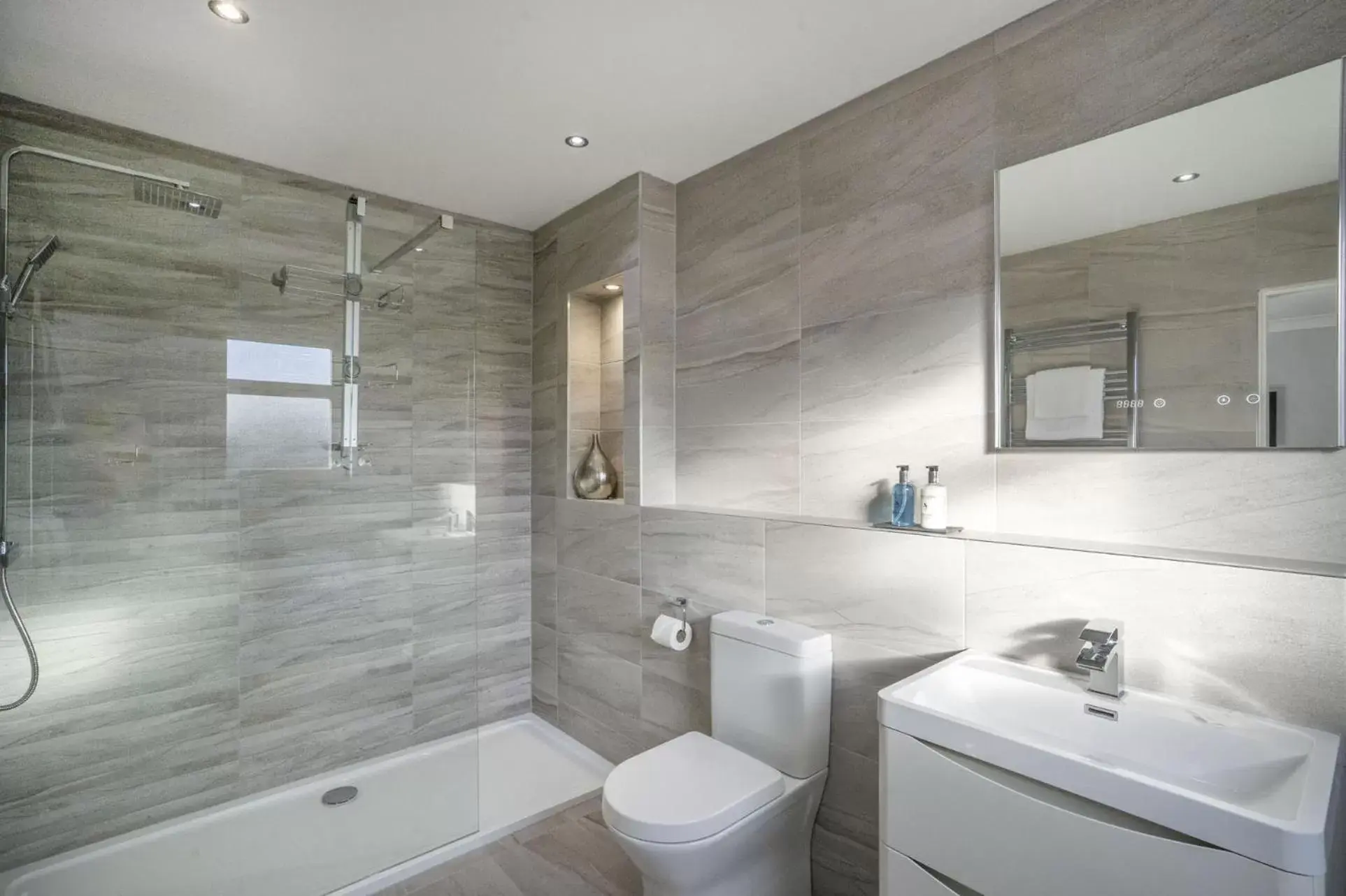 Bathroom in Springfield Lodge Bed and Breakfast