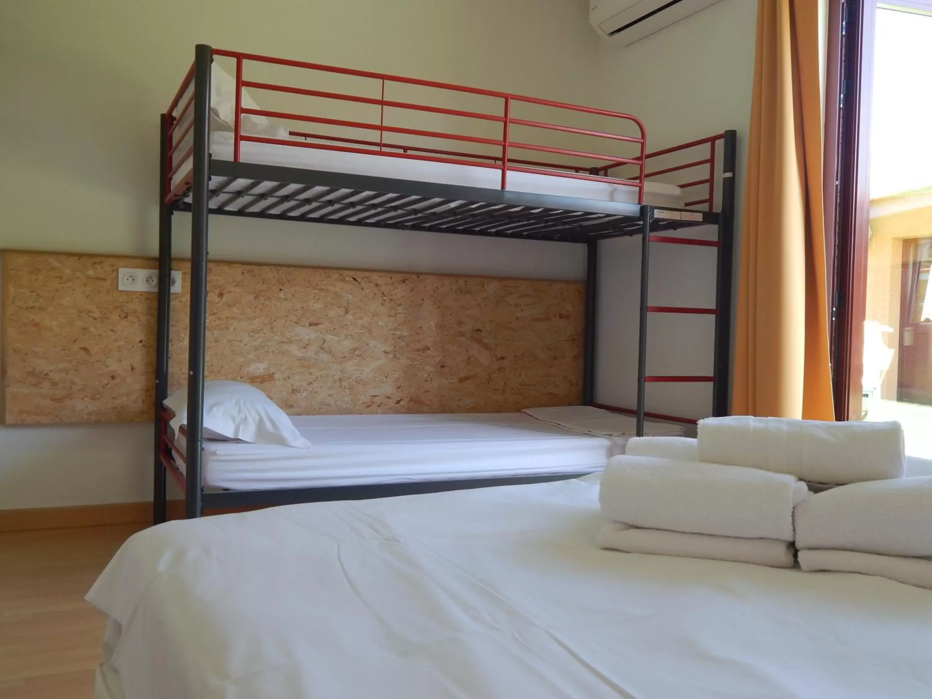 Day, Bunk Bed in Hôtel Acajou