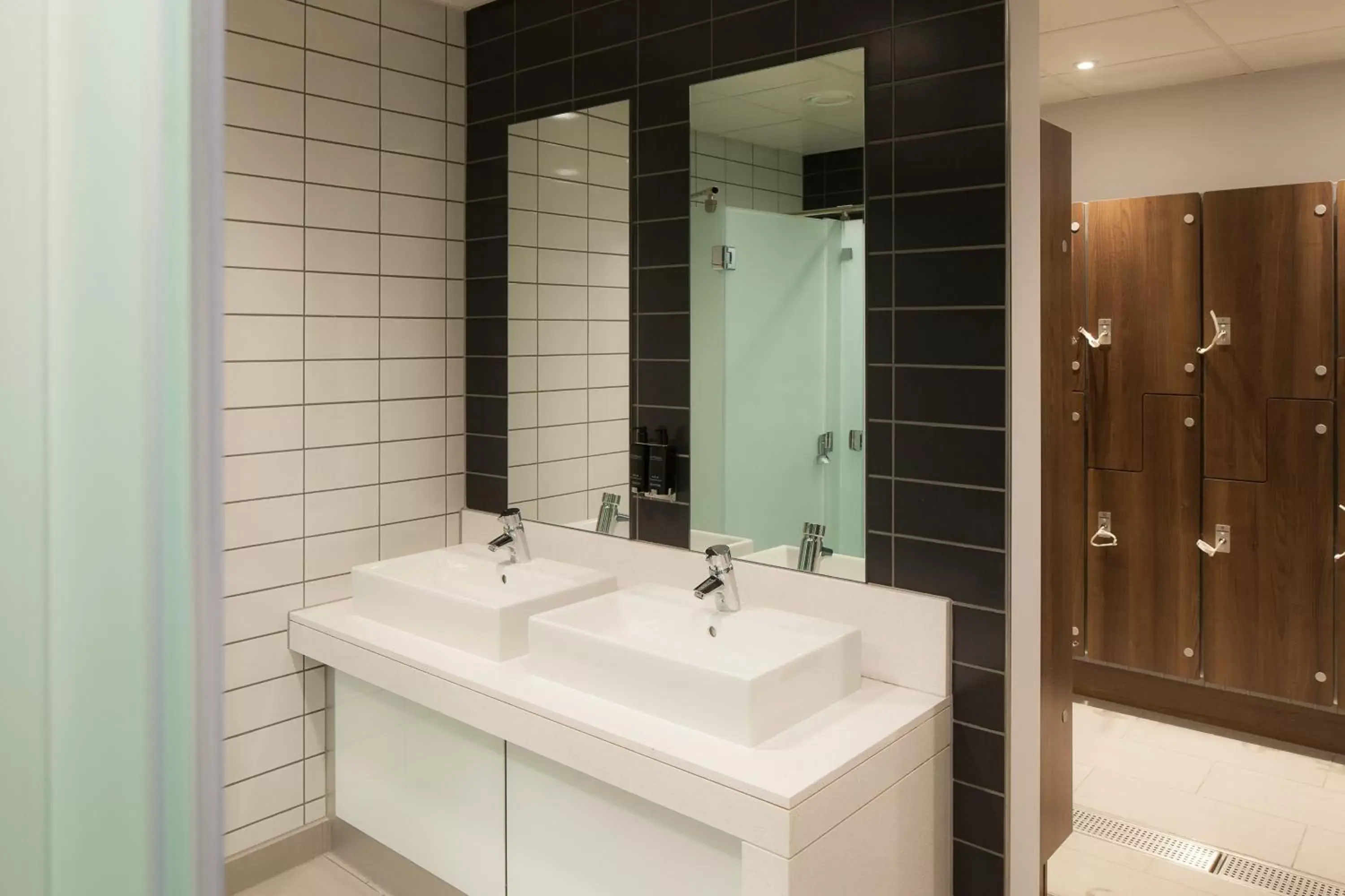 Spa and wellness centre/facilities, Bathroom in Crowne Plaza Newcastle - Stephenson Quarter, an IHG Hotel