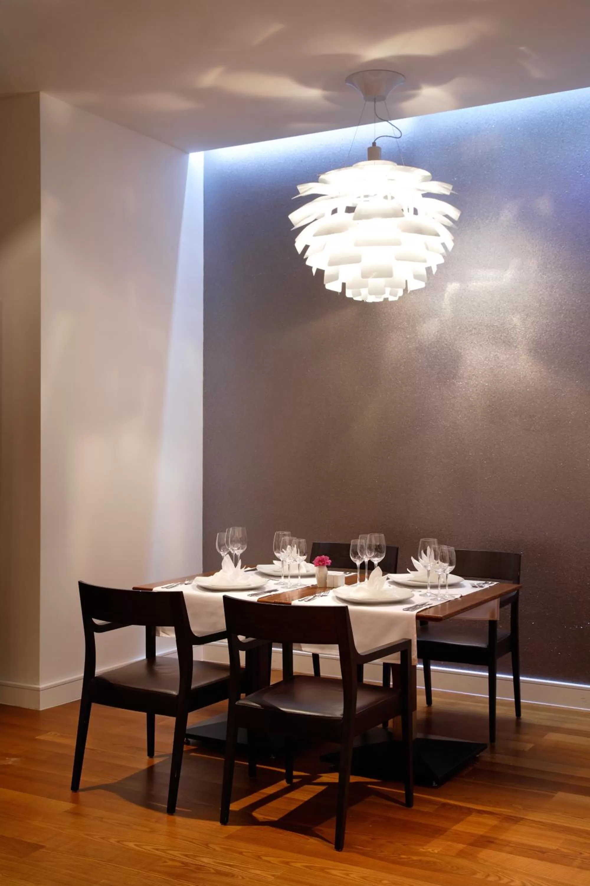 Restaurant/Places to Eat in Hotel Atrium