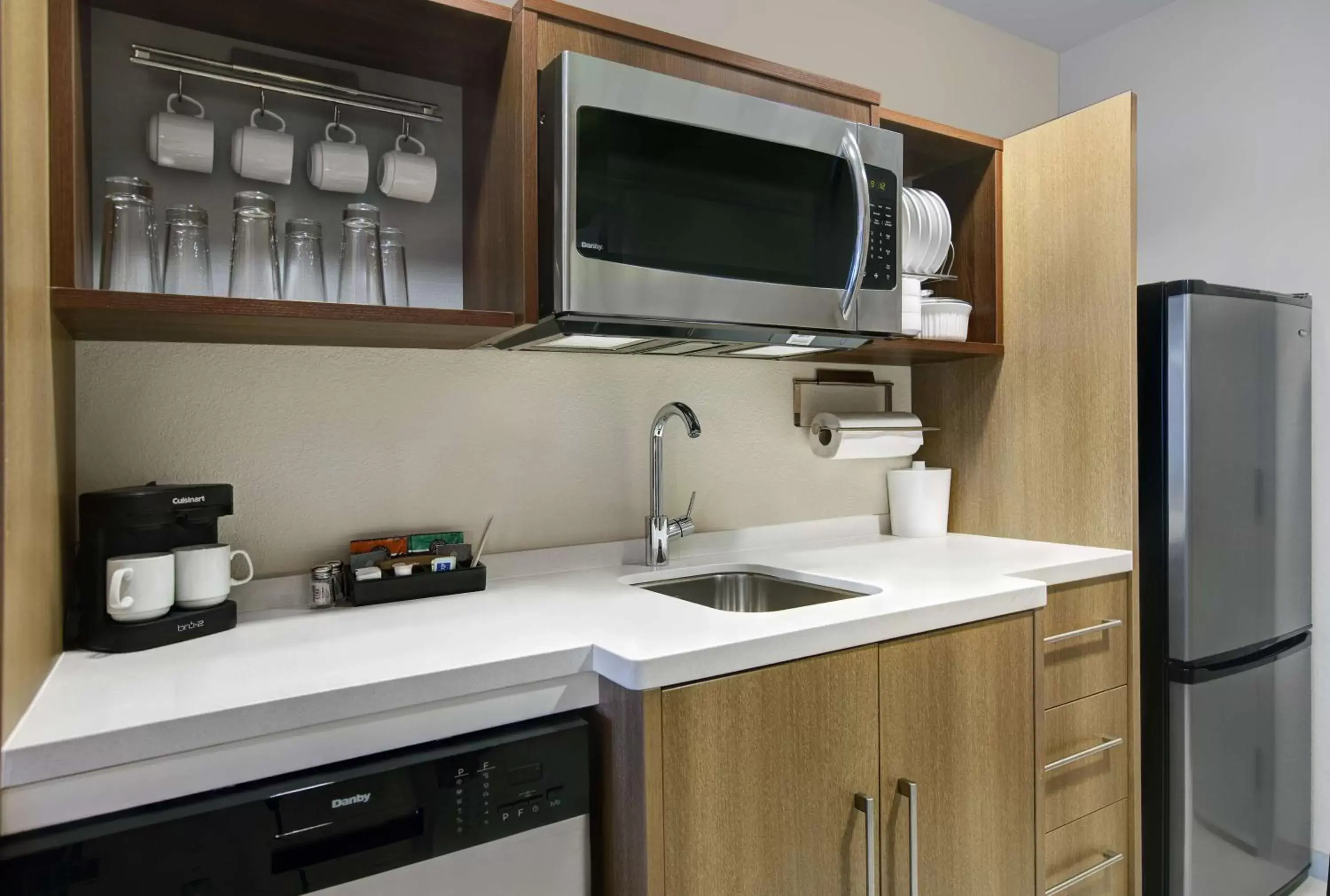 Kitchen or kitchenette, Kitchen/Kitchenette in Home2 Suites By Hilton Richmond