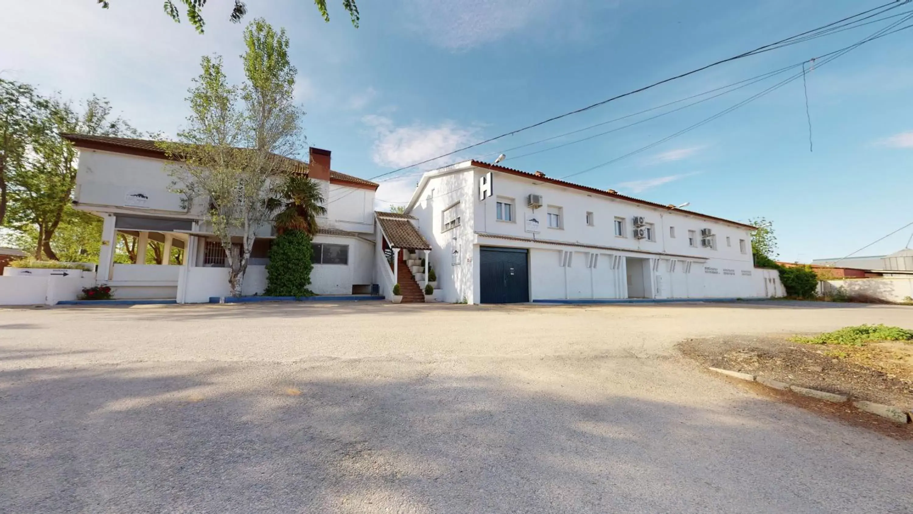 Property Building in Hotel Consuegra