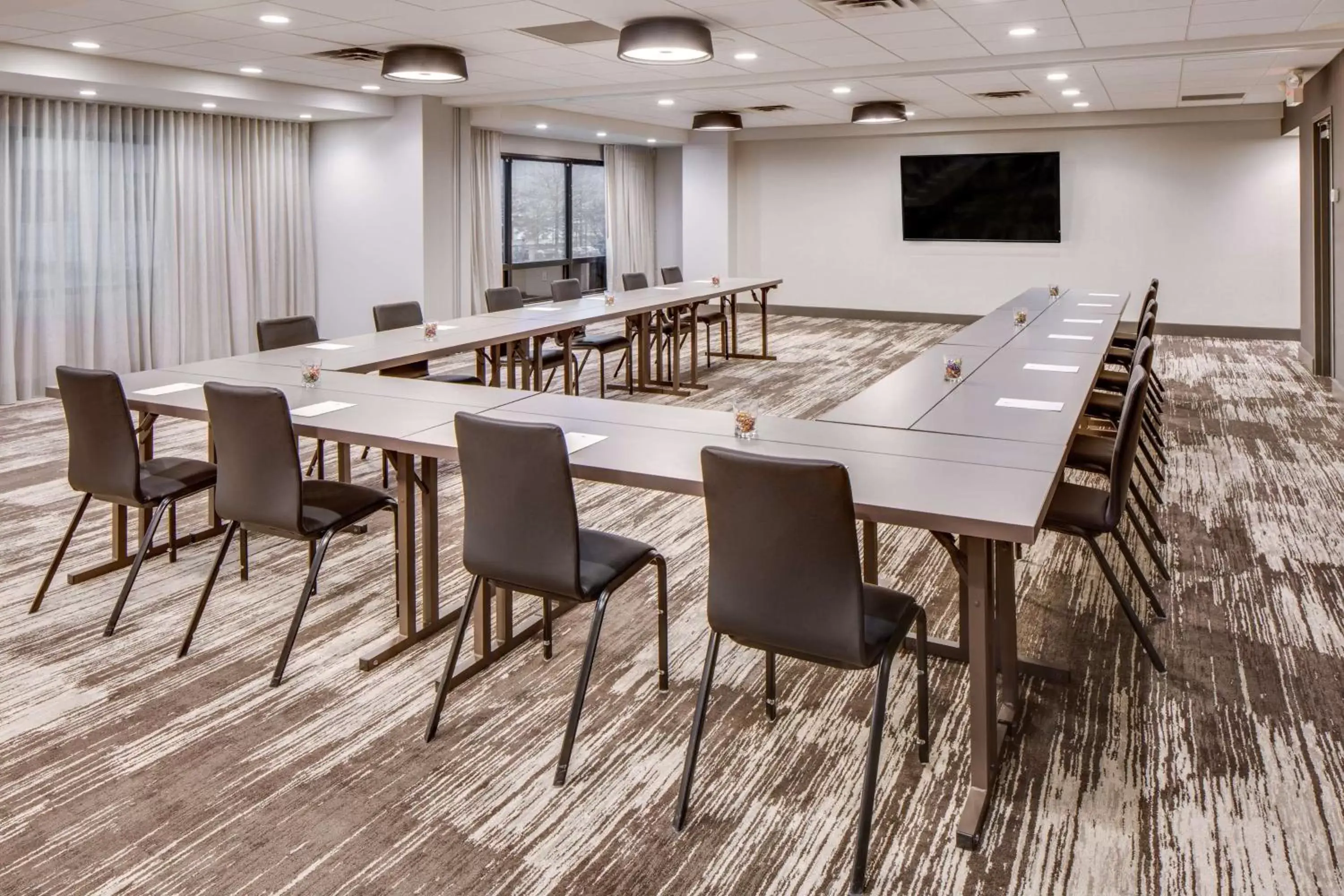 Meeting/conference room in DoubleTree by Hilton Hotel & Suites Jersey City