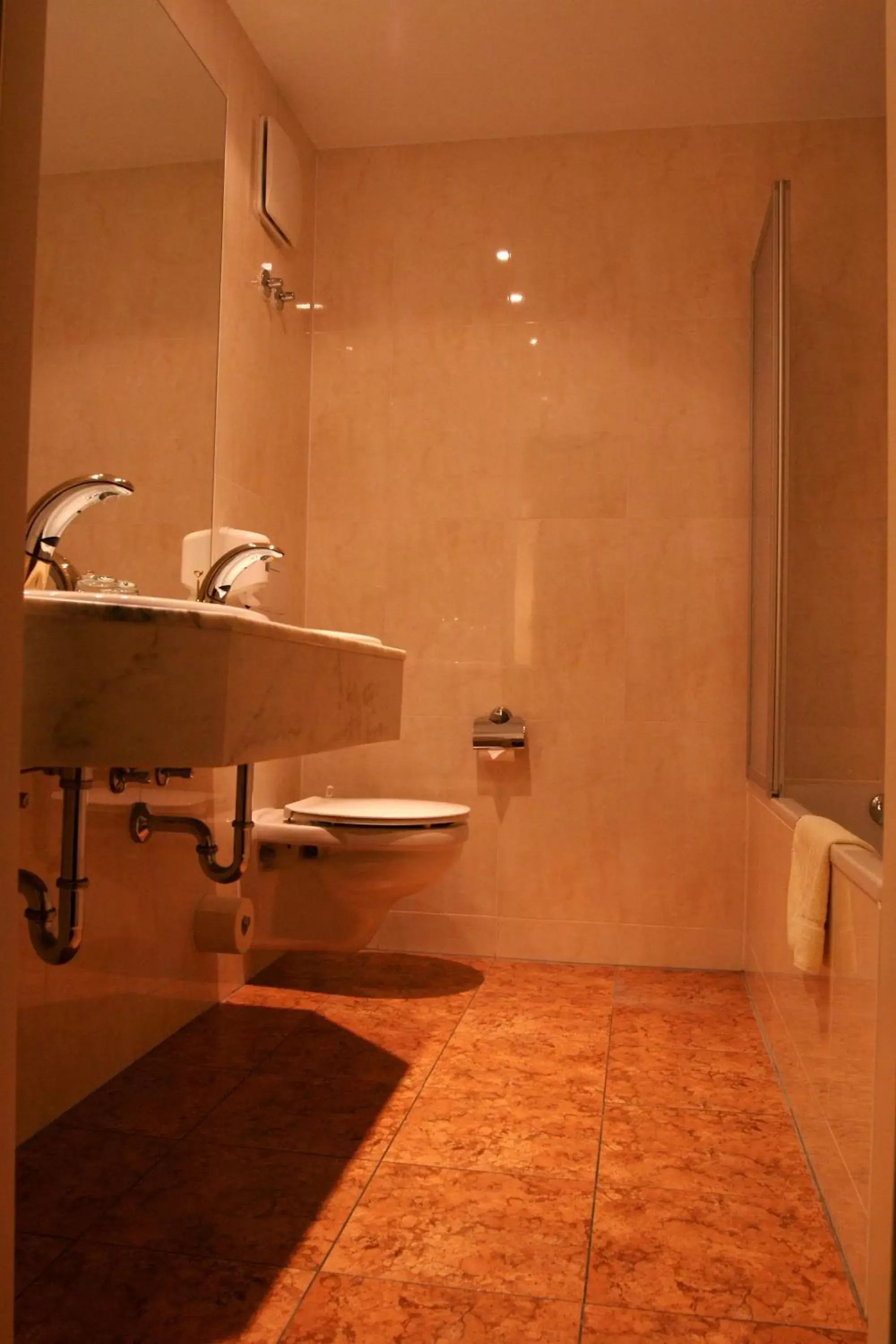 Bathroom in Landhotel Hallnberg