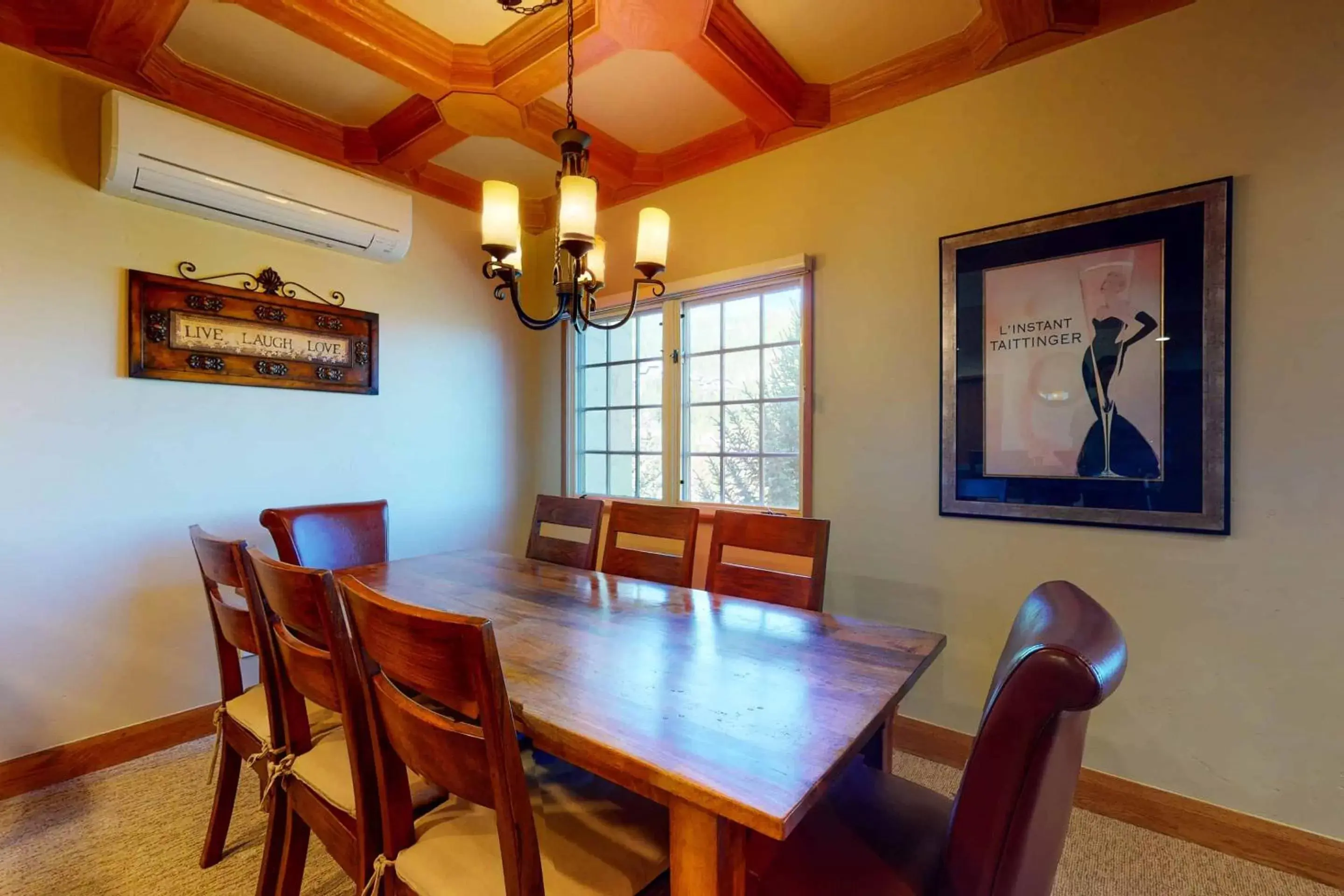 Dining Area in The Charter at Beaver Creek