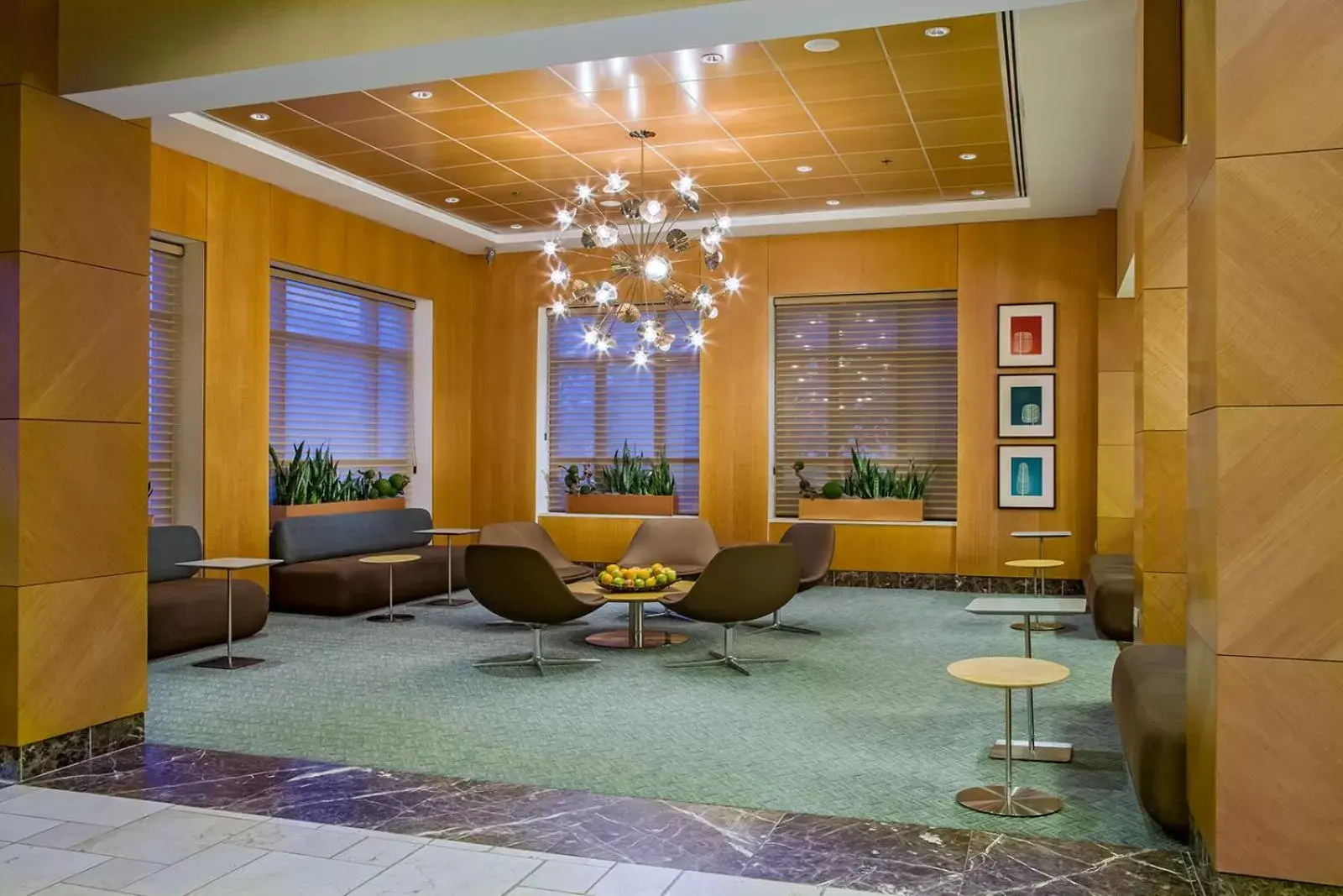 Lobby or reception, Lobby/Reception in DoubleTree by Hilton Chicago - Arlington Heights