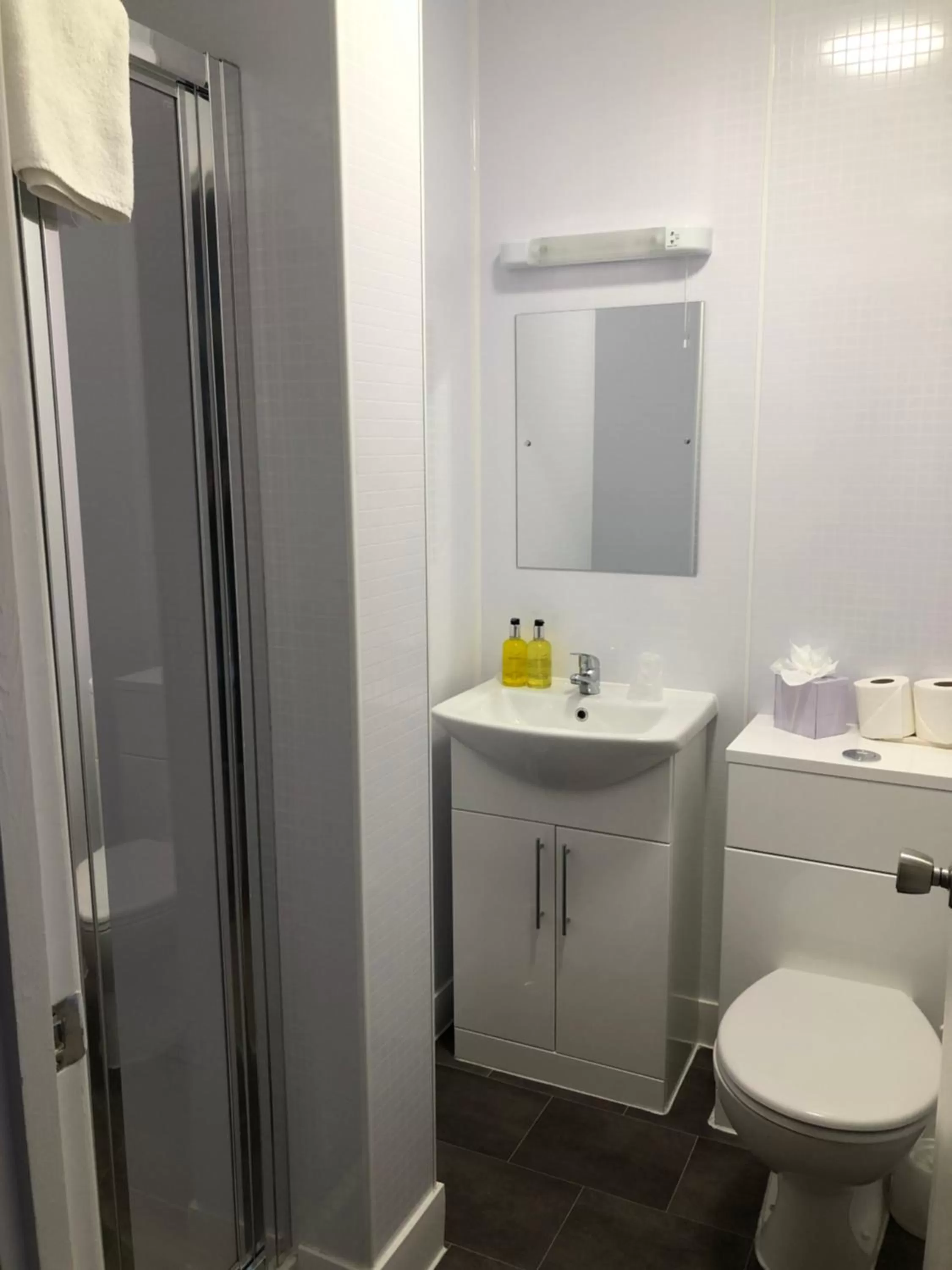 Bathroom in Cottonwood Boutique