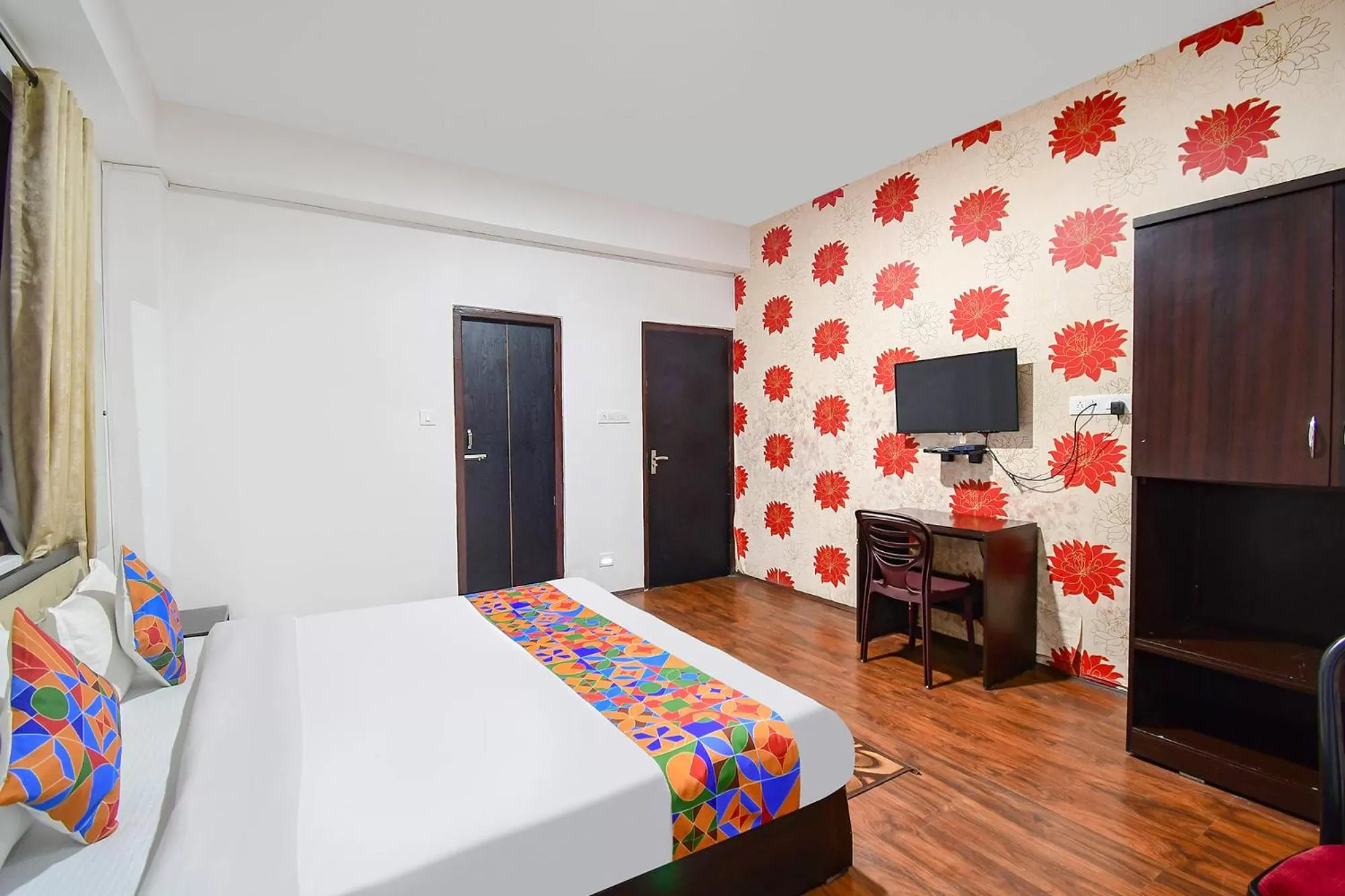 TV and multimedia, TV/Entertainment Center in FabHotel Snoopy