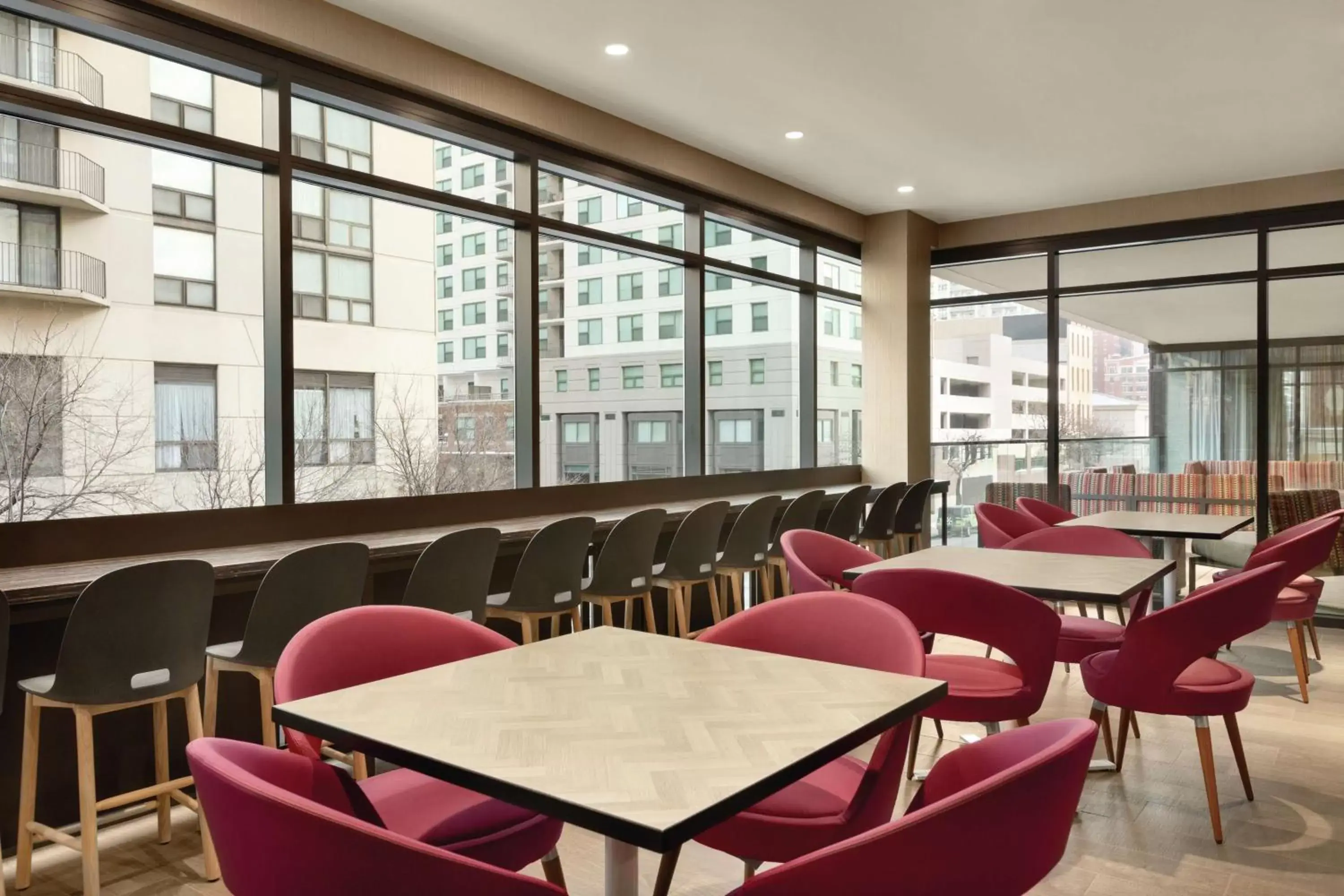 Breakfast, Restaurant/Places to Eat in Home2 Suites By Hilton Chicago River North