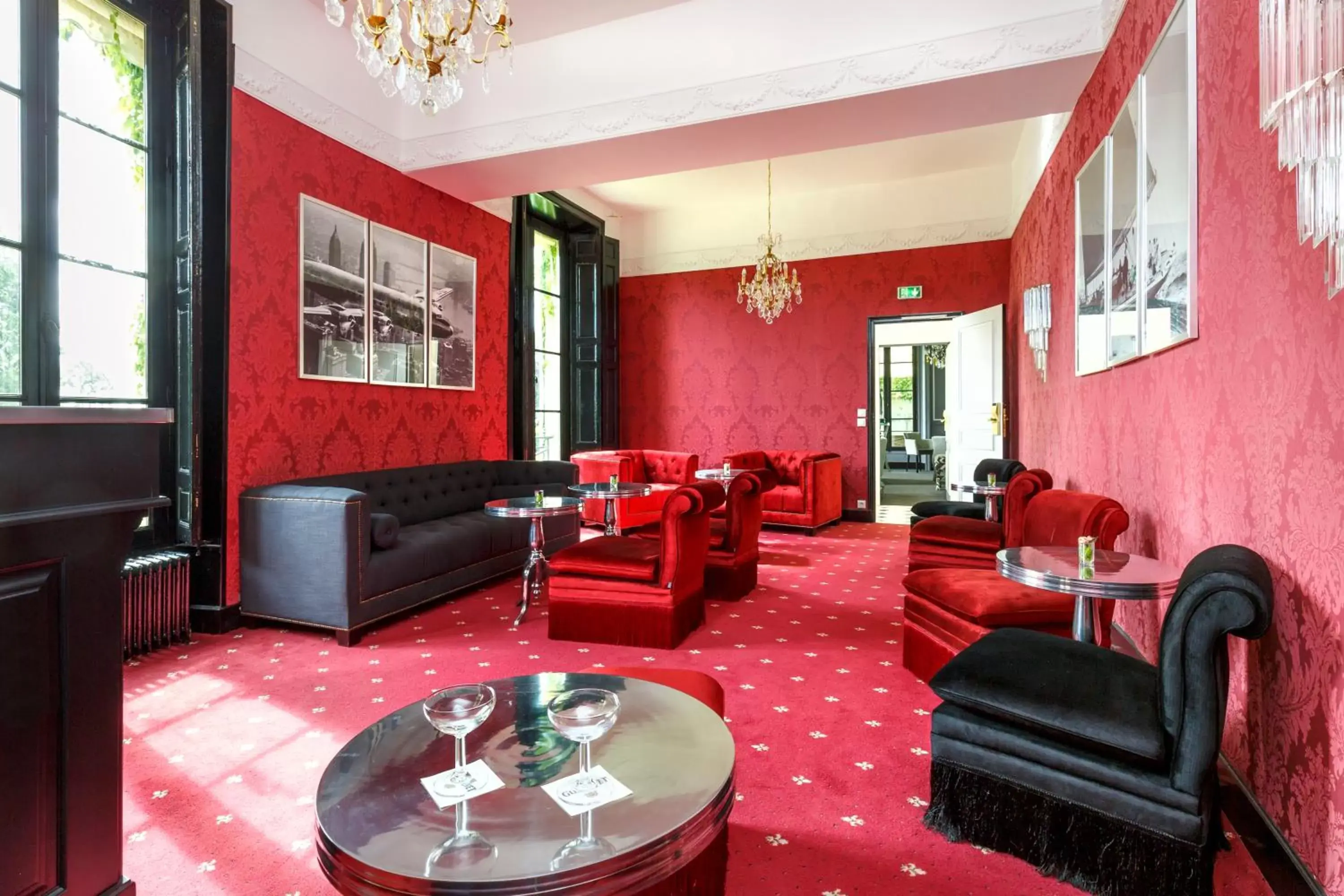 Lounge or bar in Château de Sancy