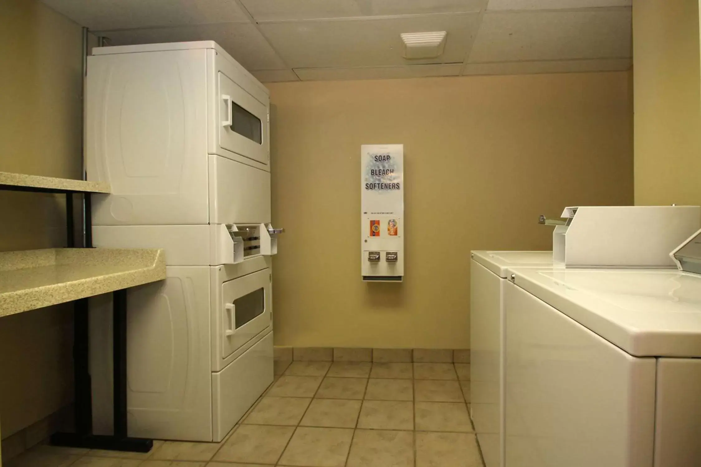 Property building, Bathroom in Hampton Inn Portland-Airport