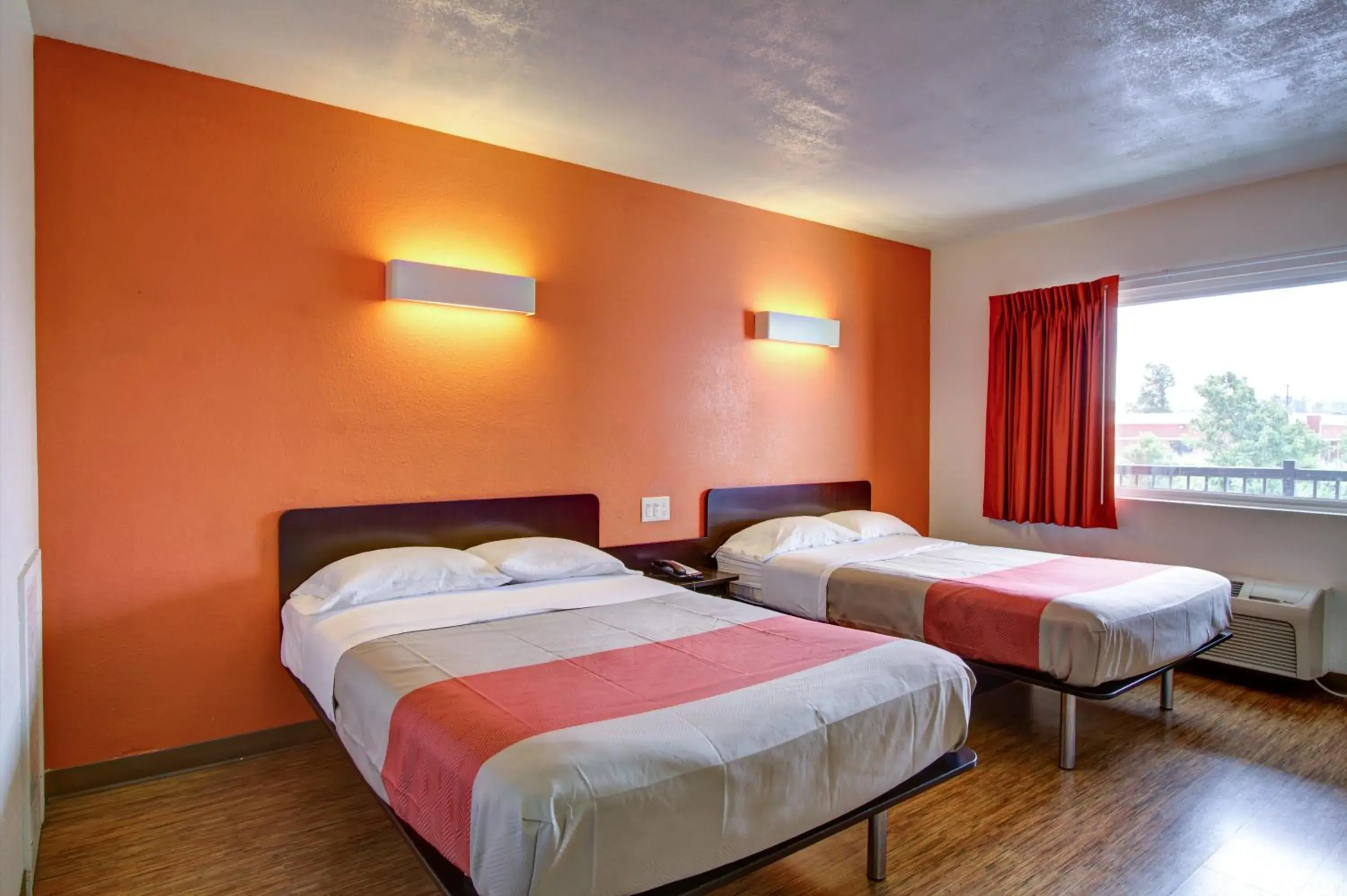 Bedroom, Bed in Motel 6-Richfield, OH Bedroom, Bed in Motel 6-Richfield, OH