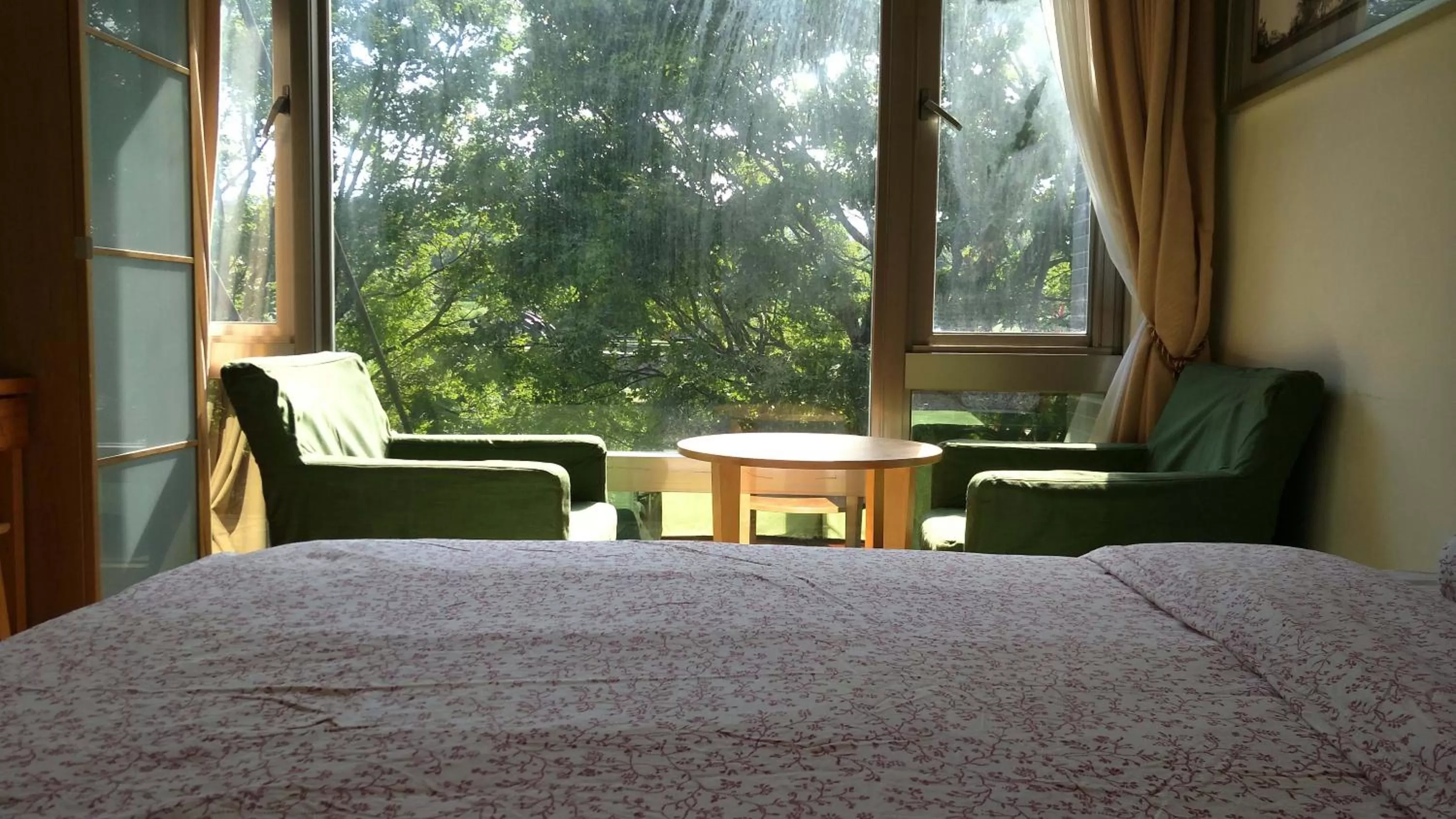 Bed in Rainbow Bridge B&B