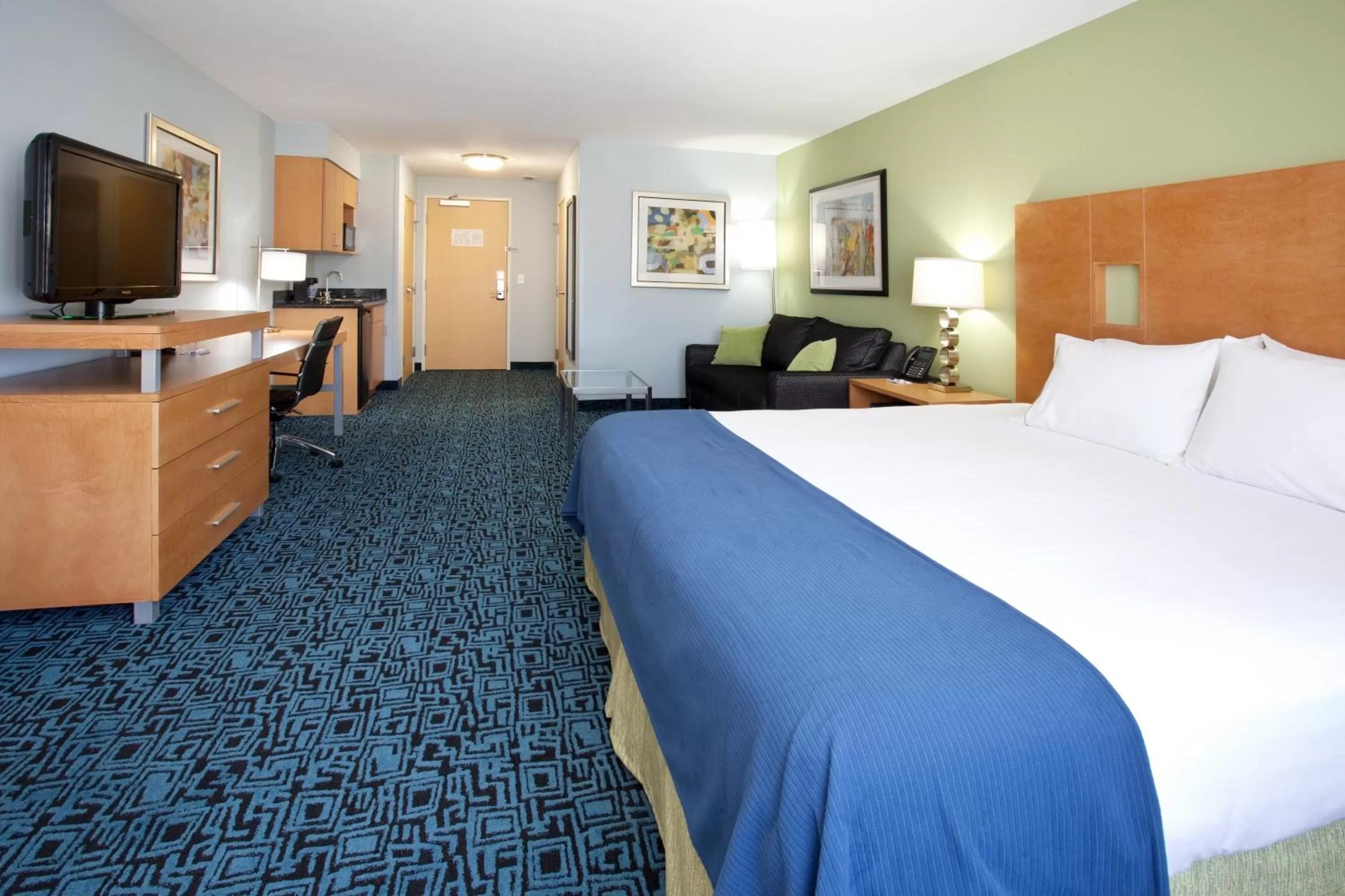 Photo of the whole room, Bed in Holiday Inn Express Hotel & Suites Rock Springs Green River by IHG