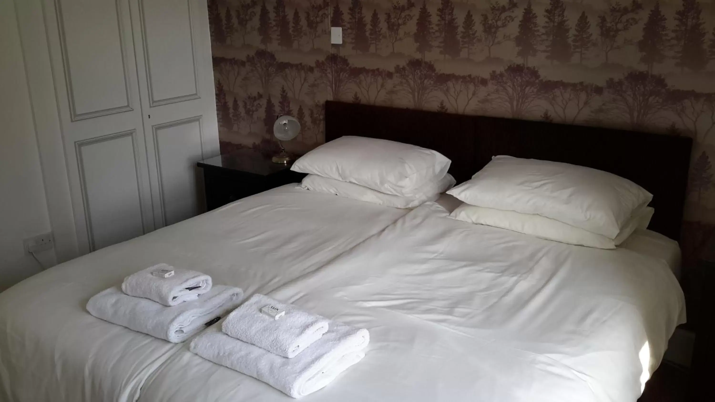 Family Room with Private Bathroom in The School House Family Room with Private Bathroom in The School House