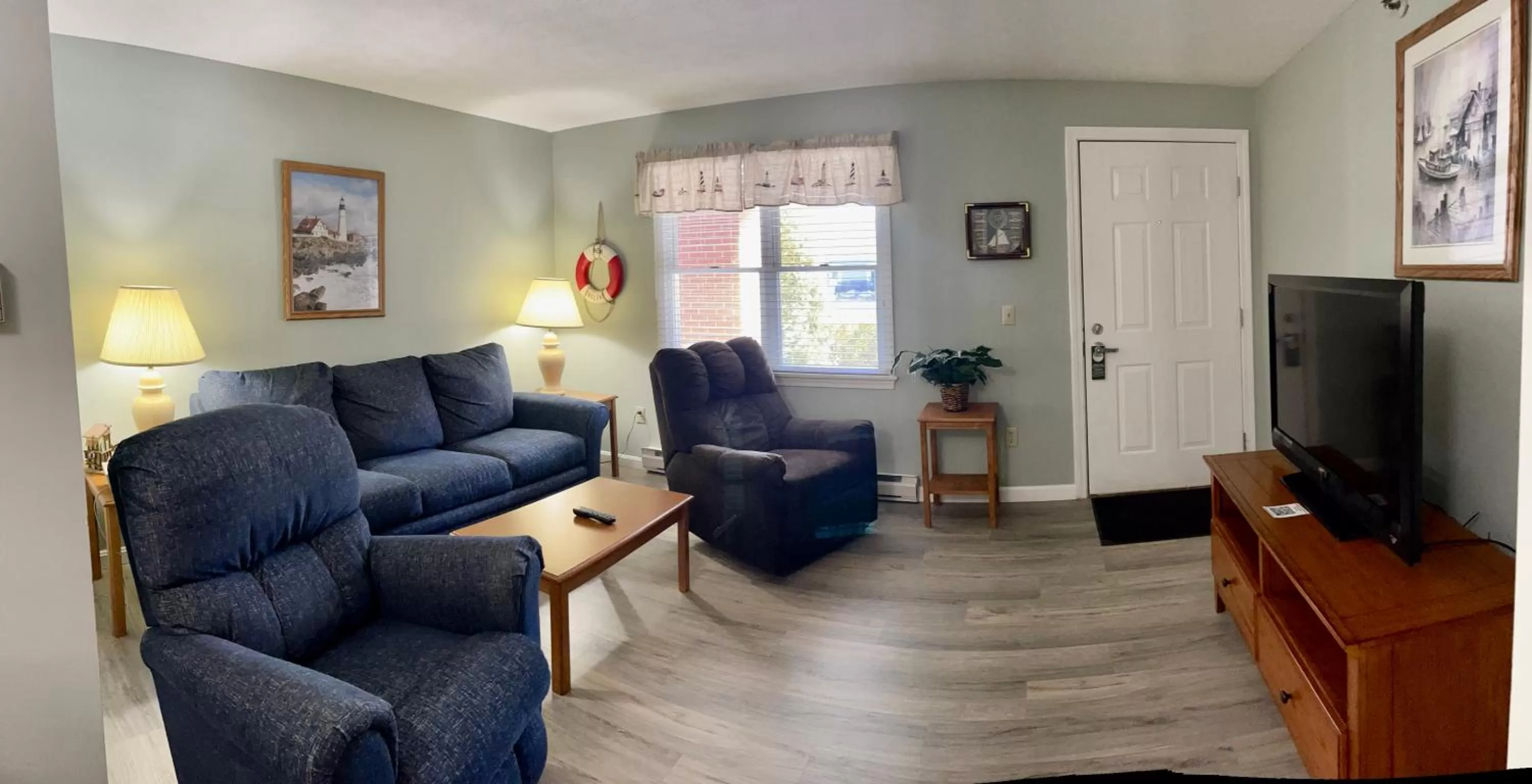 Seating Area in Elmwood Resort Hotel