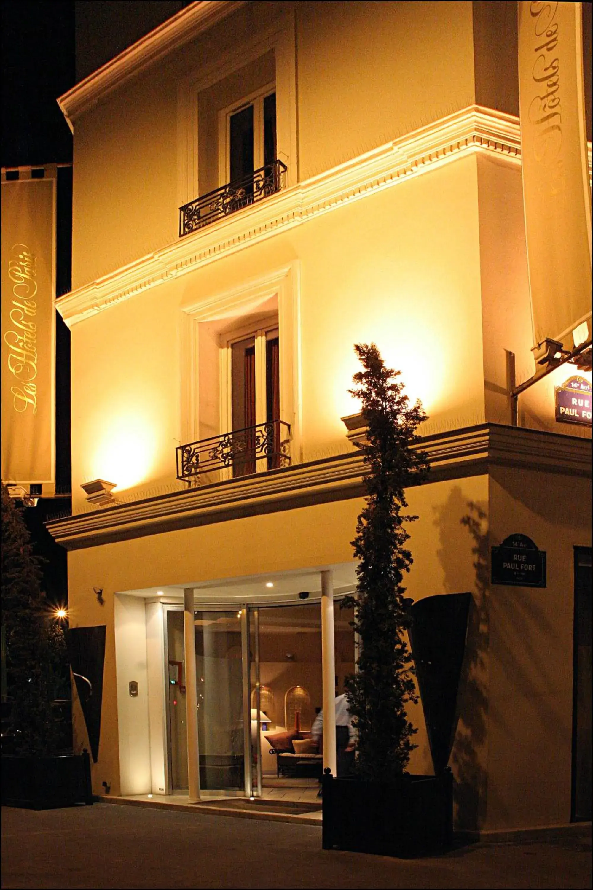 Facade/entrance, Property Building in Villa Royale Montsouris