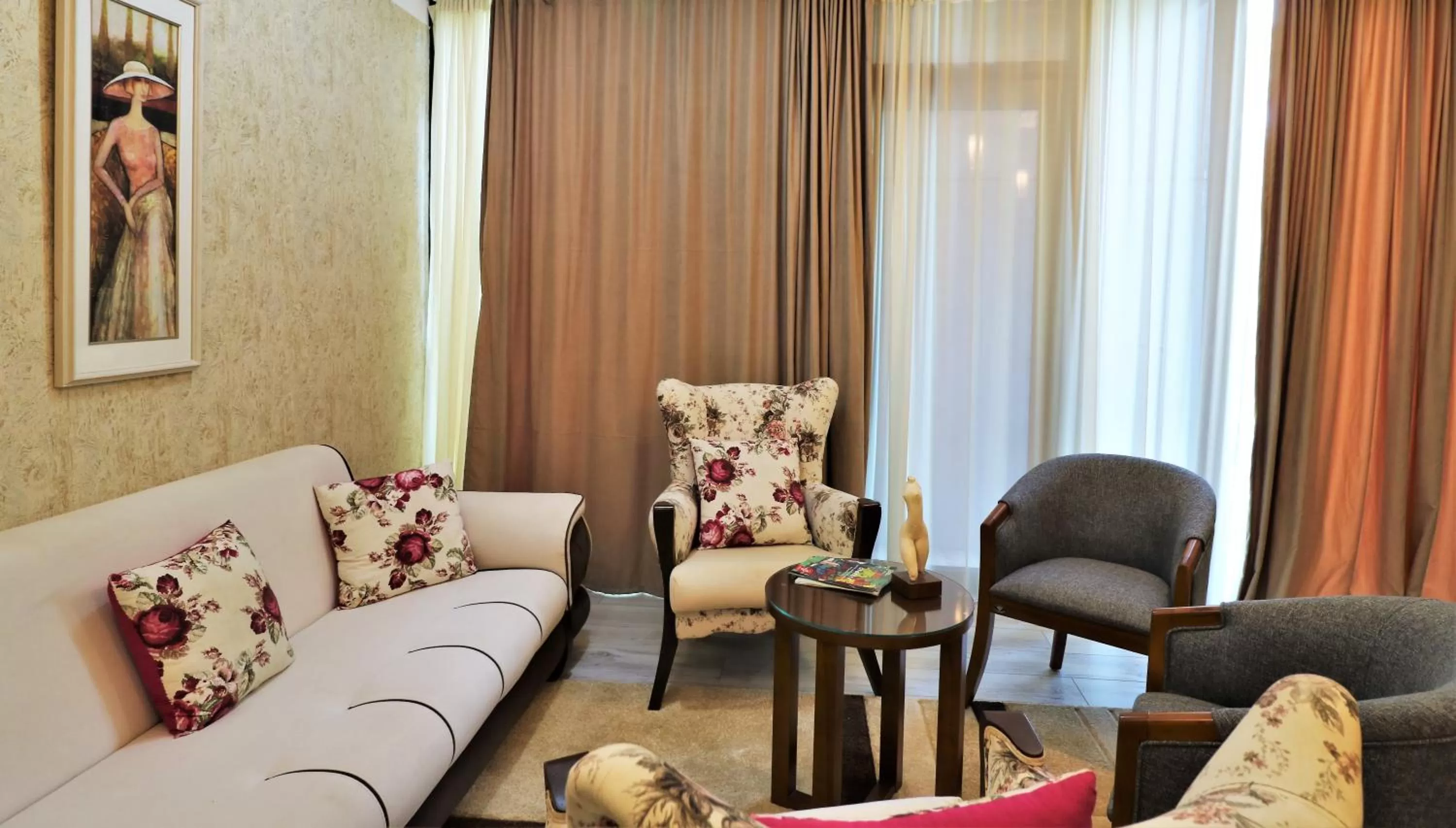 Living room in Hotel Liberty Theatre