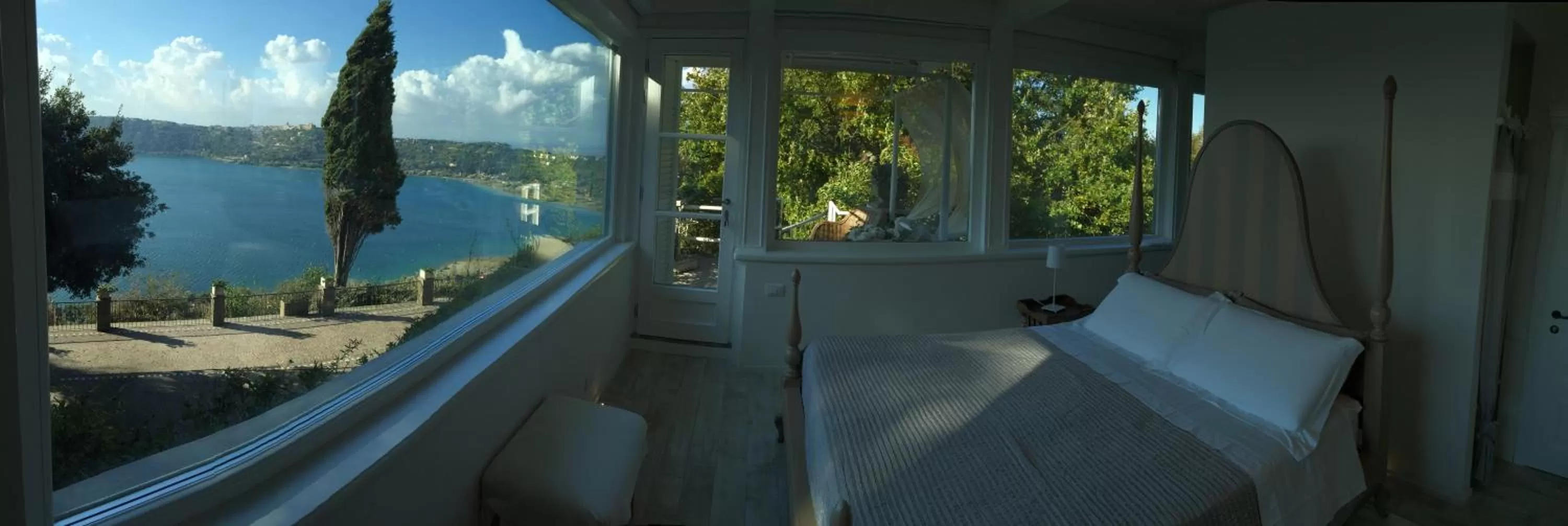 Bedroom, Balcony/Terrace in Villa Pocci