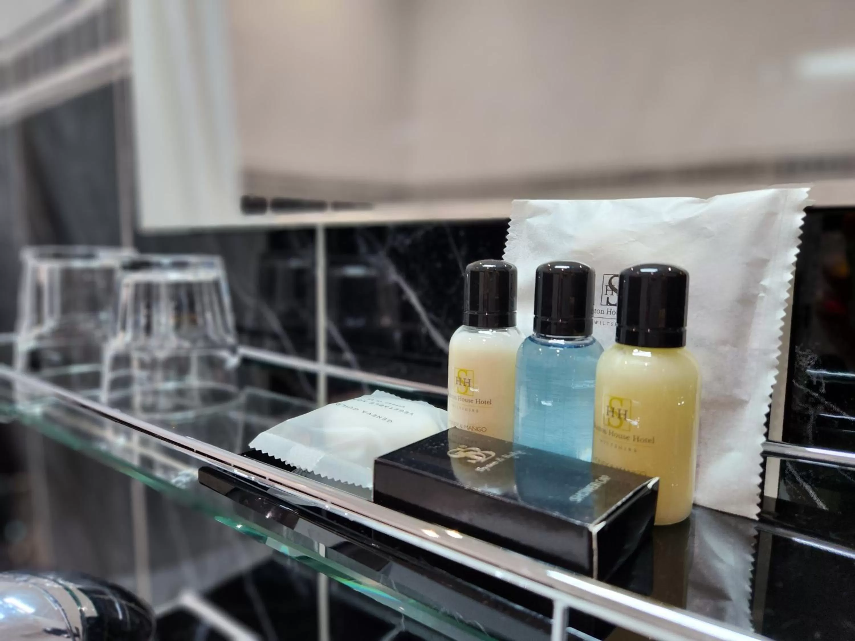 Bathroom in Stanton House Hotel