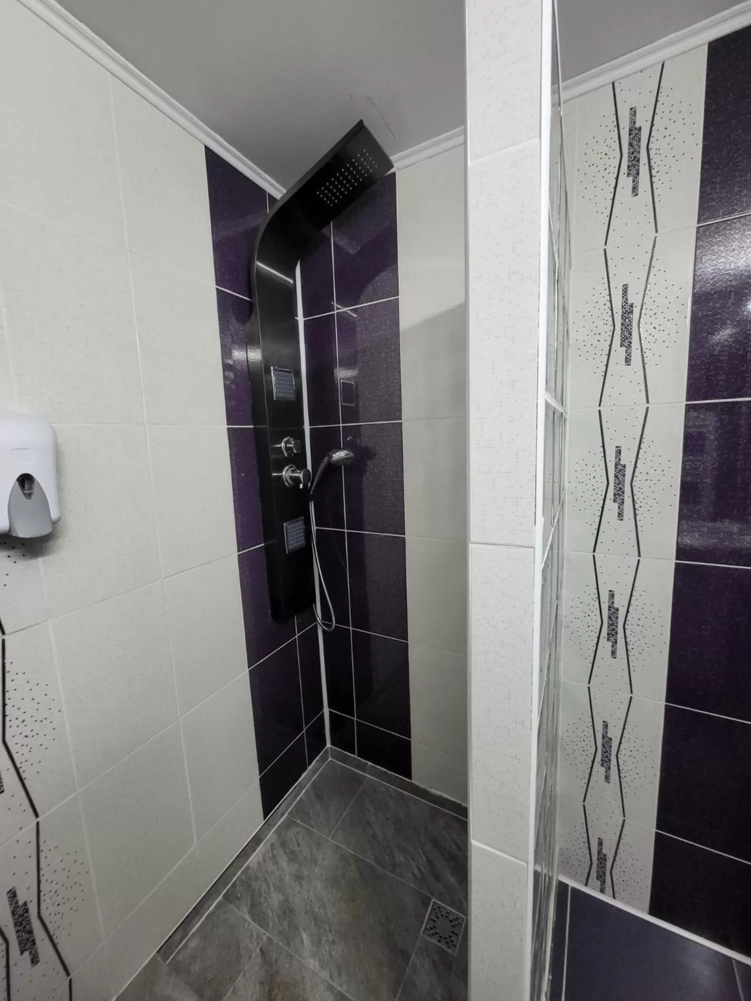 Shower in Hotel IMPERYUM