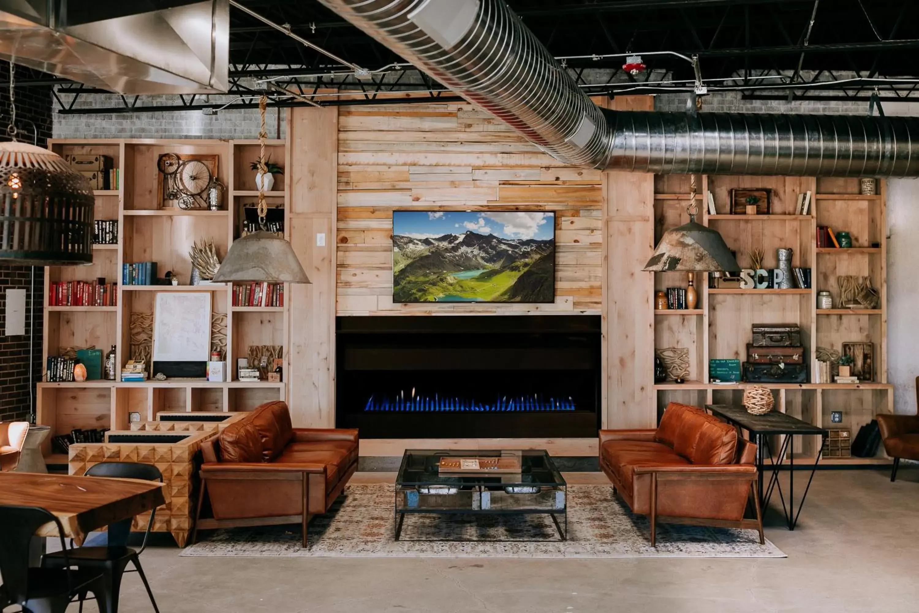 Communal lounge/ TV room, Lobby/Reception in SCP Colorado Springs Hotel