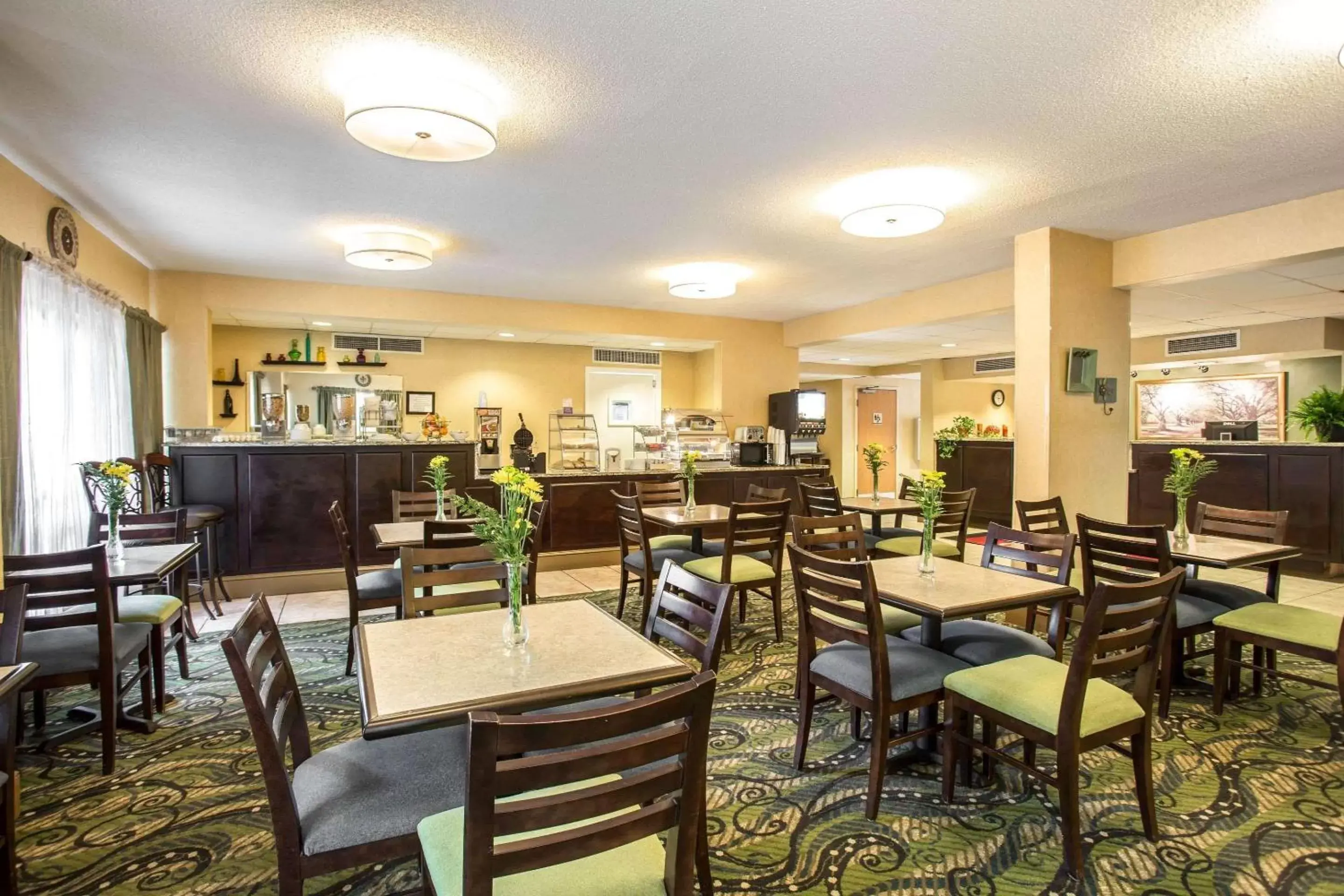 Restaurant/Places to Eat in Clarion Inn & Suites Aiken