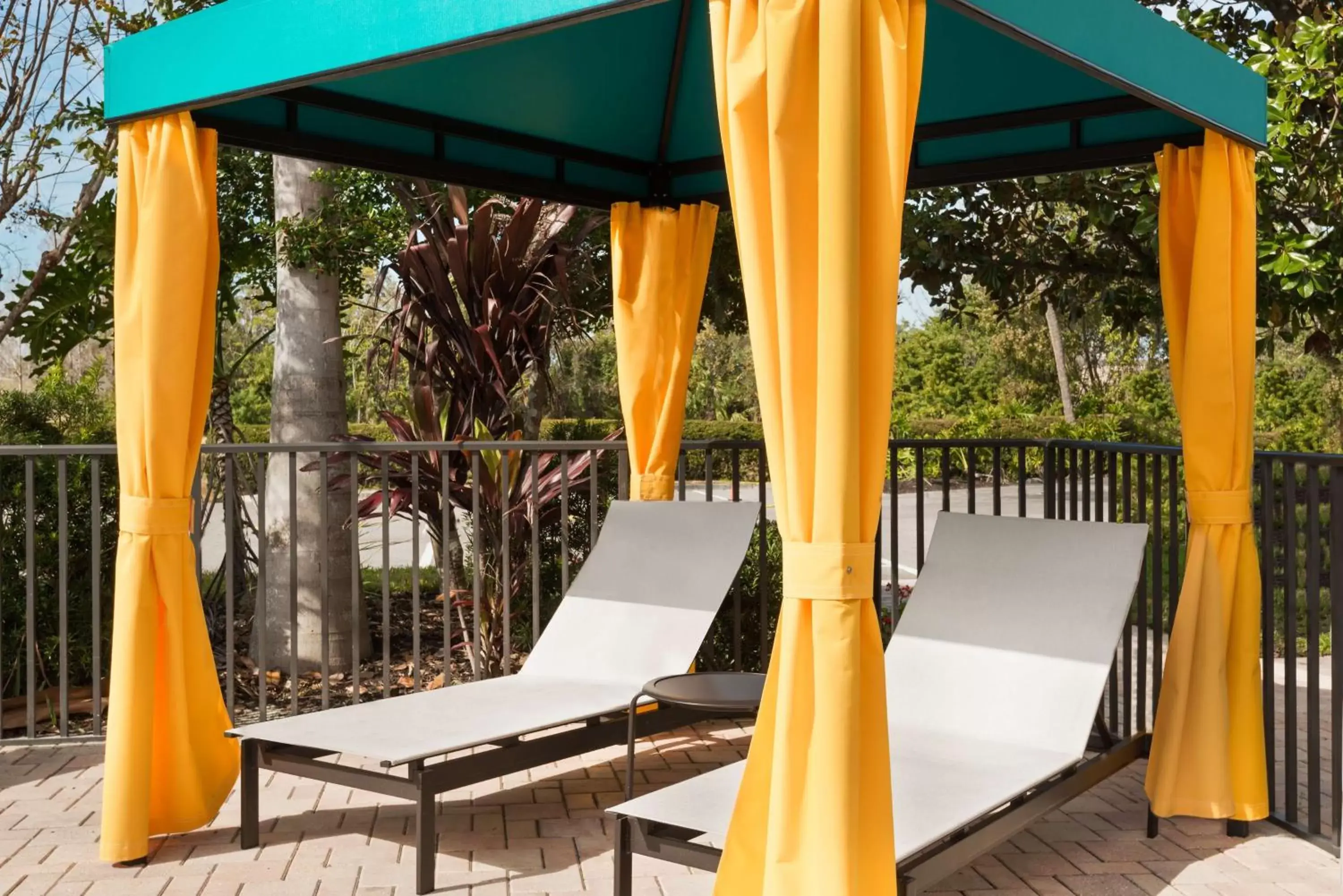 Patio in Hampton Inn Ellenton/Bradenton