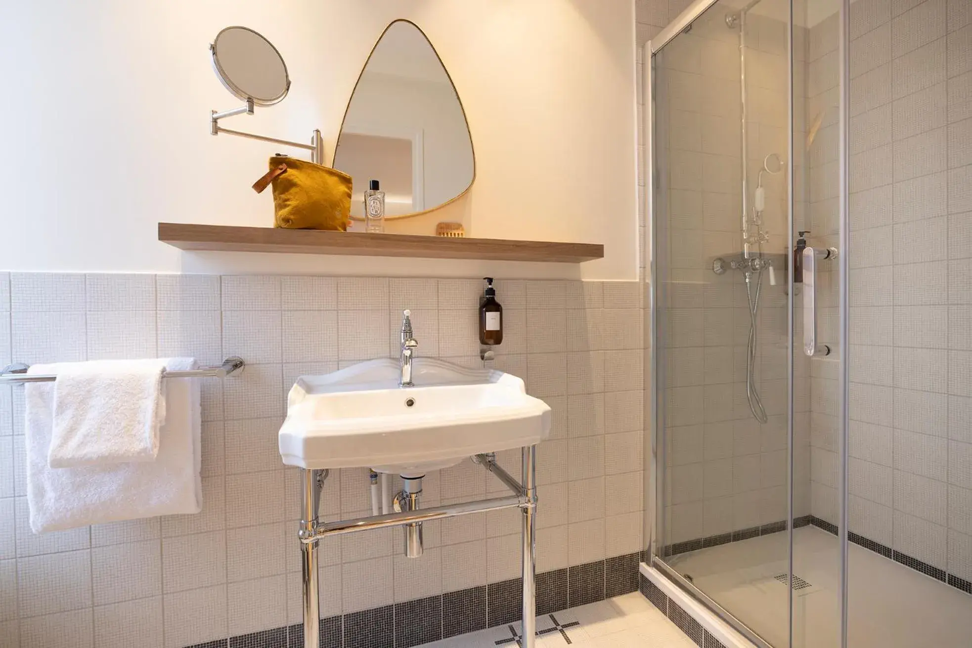 Shower, Bathroom in Hôtel Le Daum