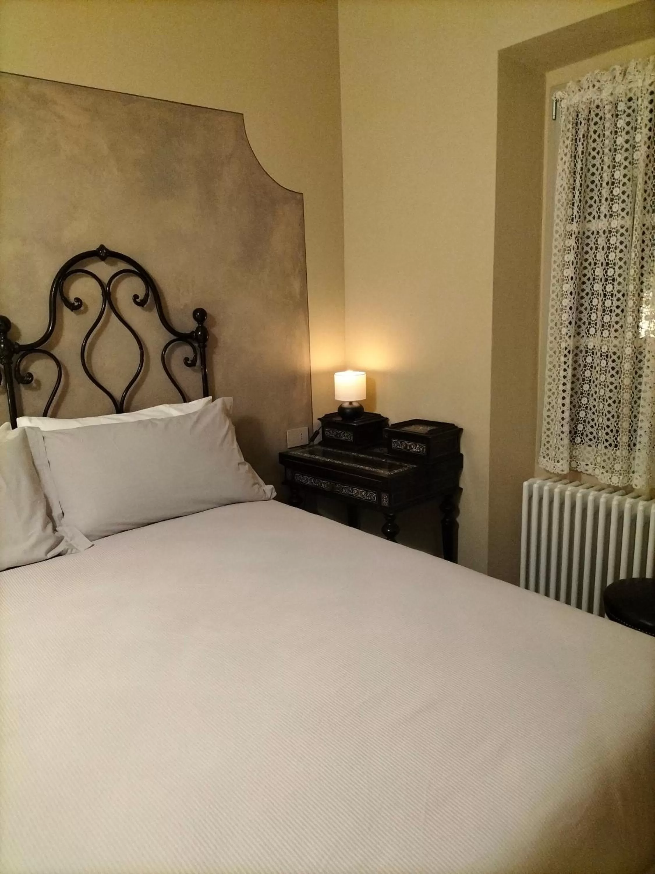 Photo of the whole room, Bed in B&B SASSO DI ROCCA