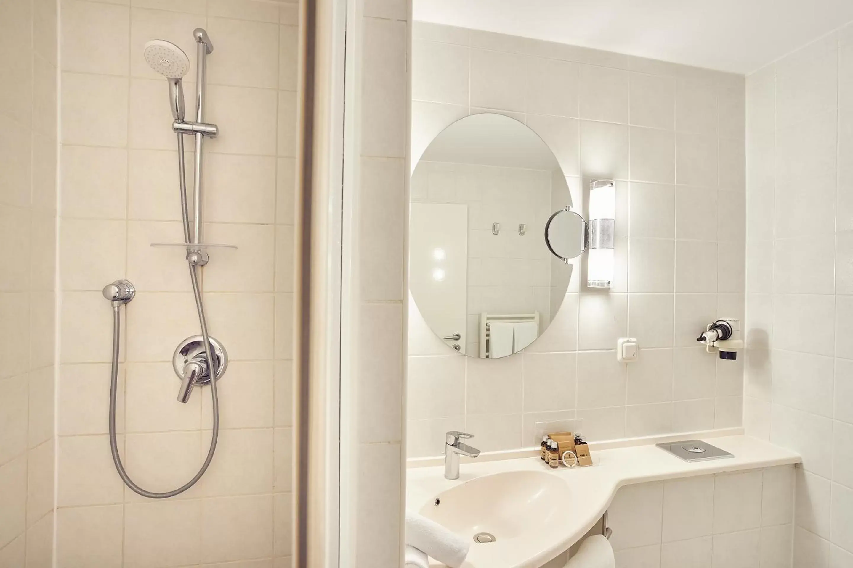 Standard Double Room in Continental Forum Constanta Standard Double Room in Continental Forum Constanta