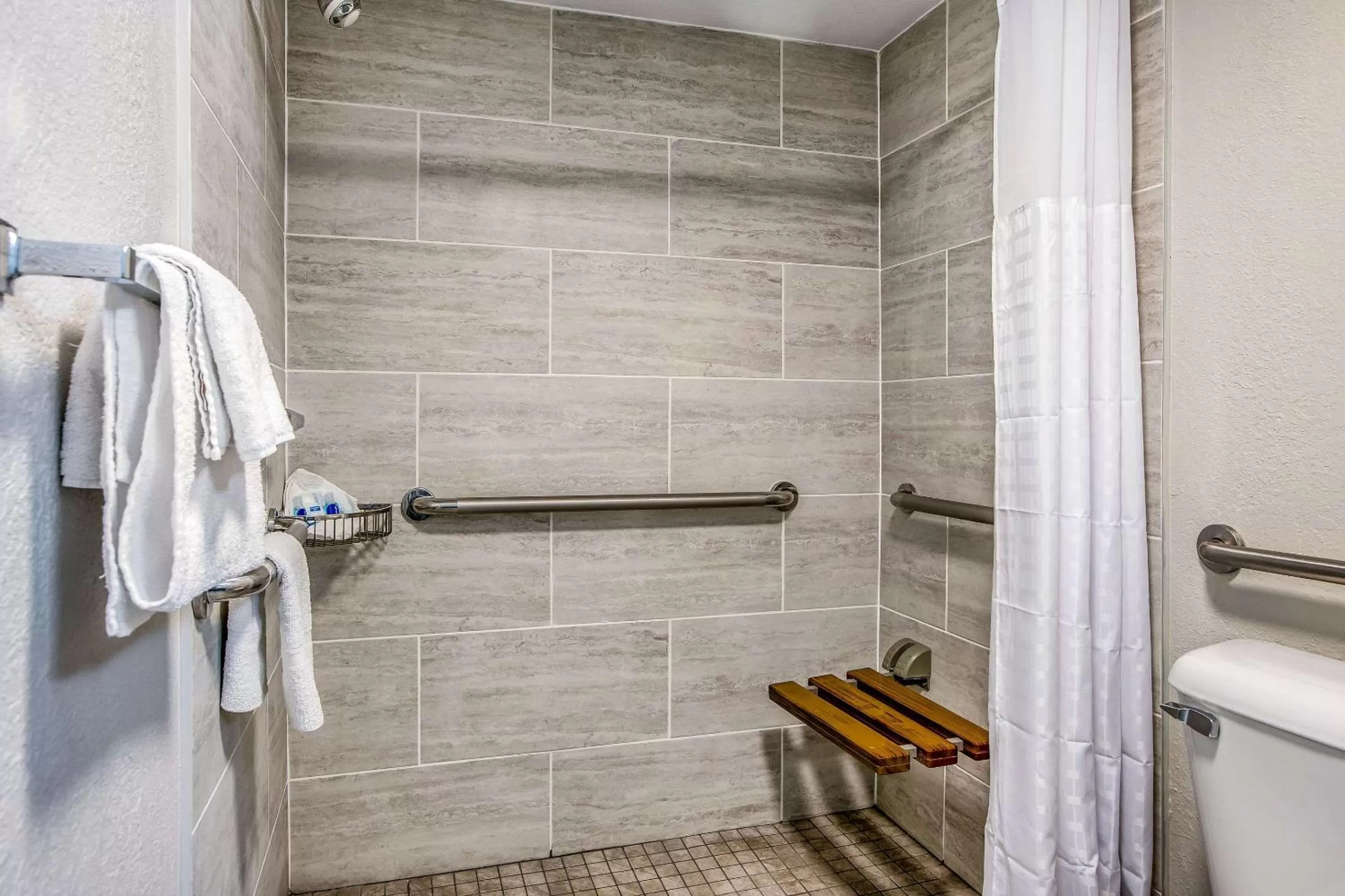 Bedroom in Clarion Pointe East Lansing University Area