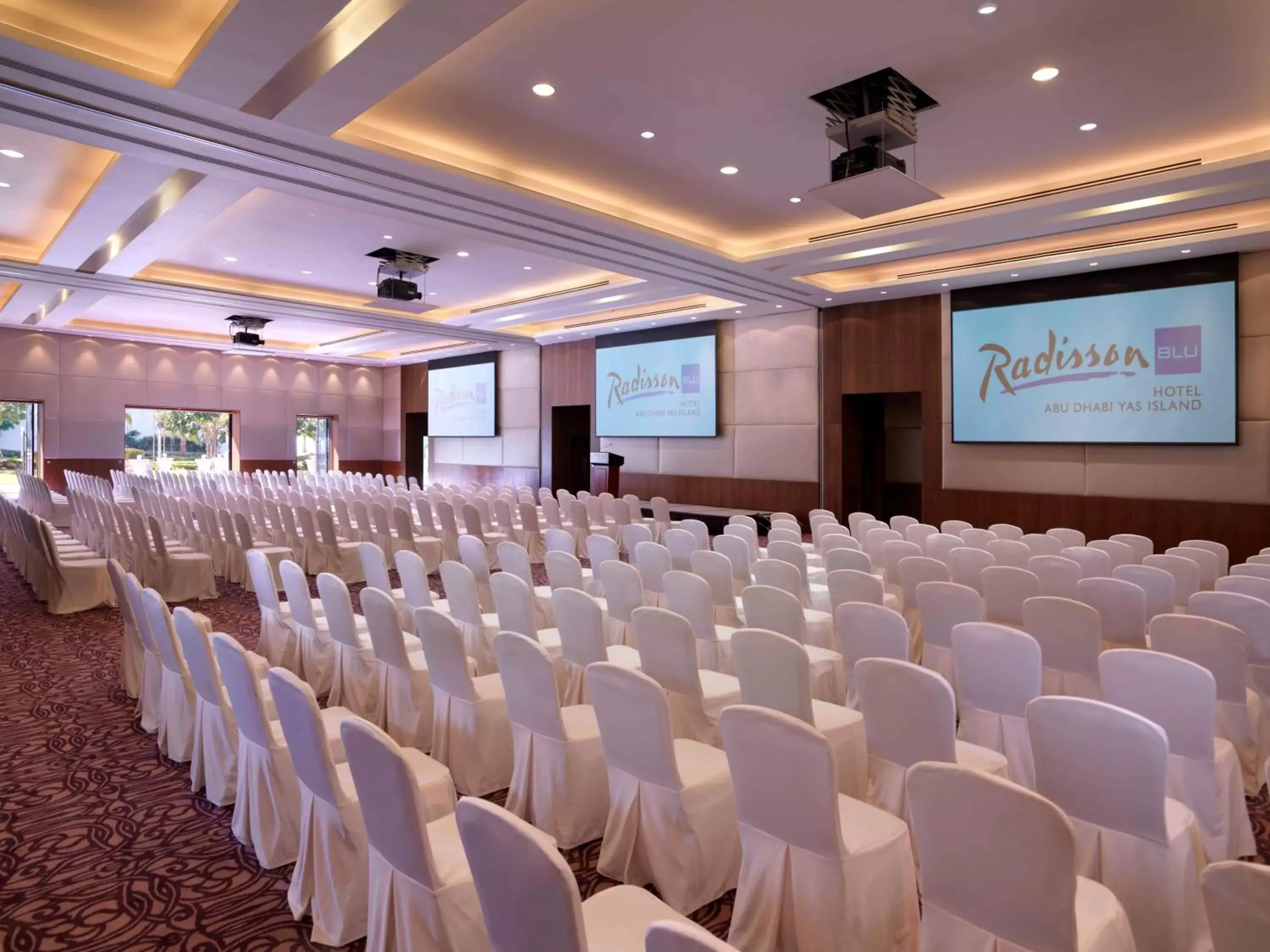 Business facilities in Radisson Blu Hotel, Abu Dhabi Yas Island