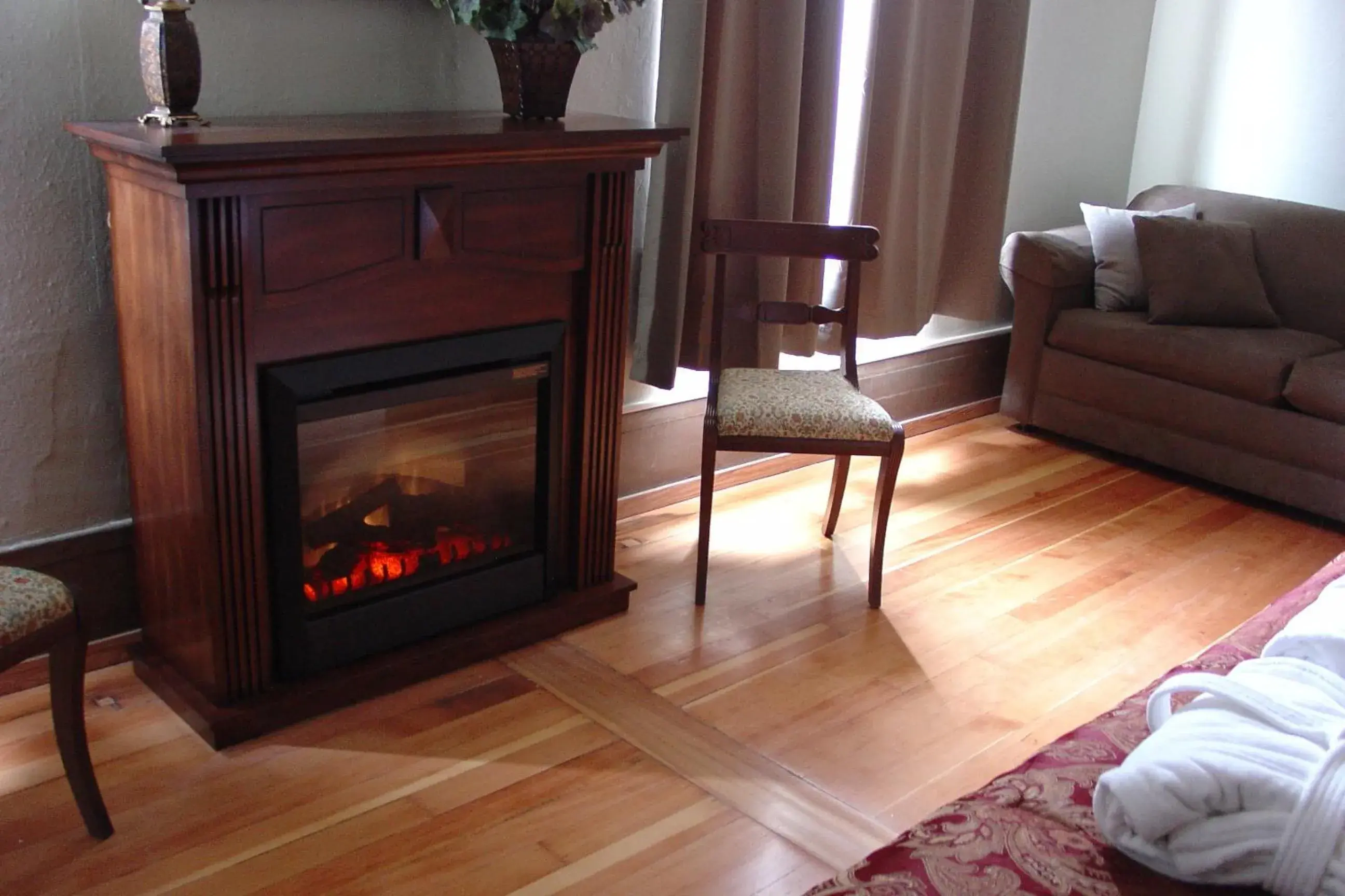 Living room, Seating Area in Centralia Square Grand Ballroom and Hotel