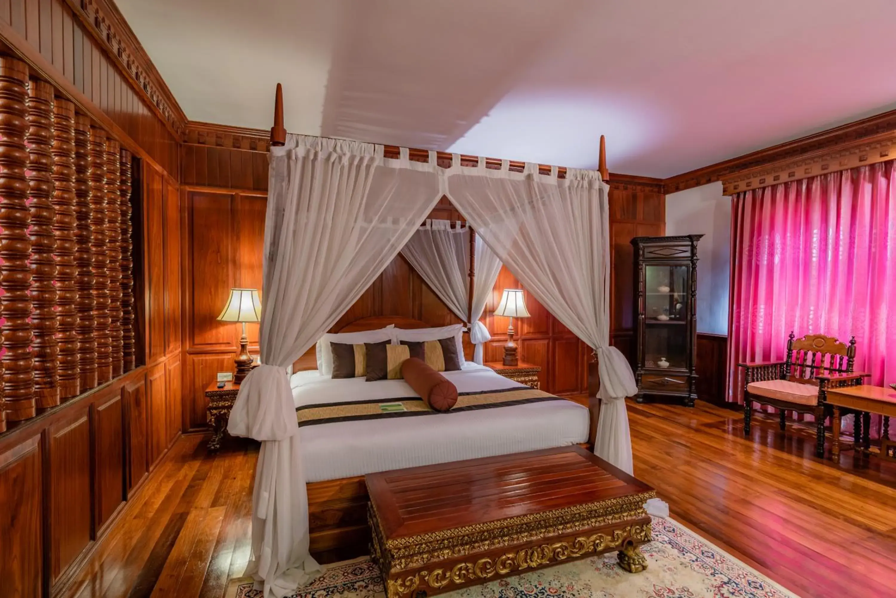 Bedroom, Bed in Empress Angkor Resort & Spa